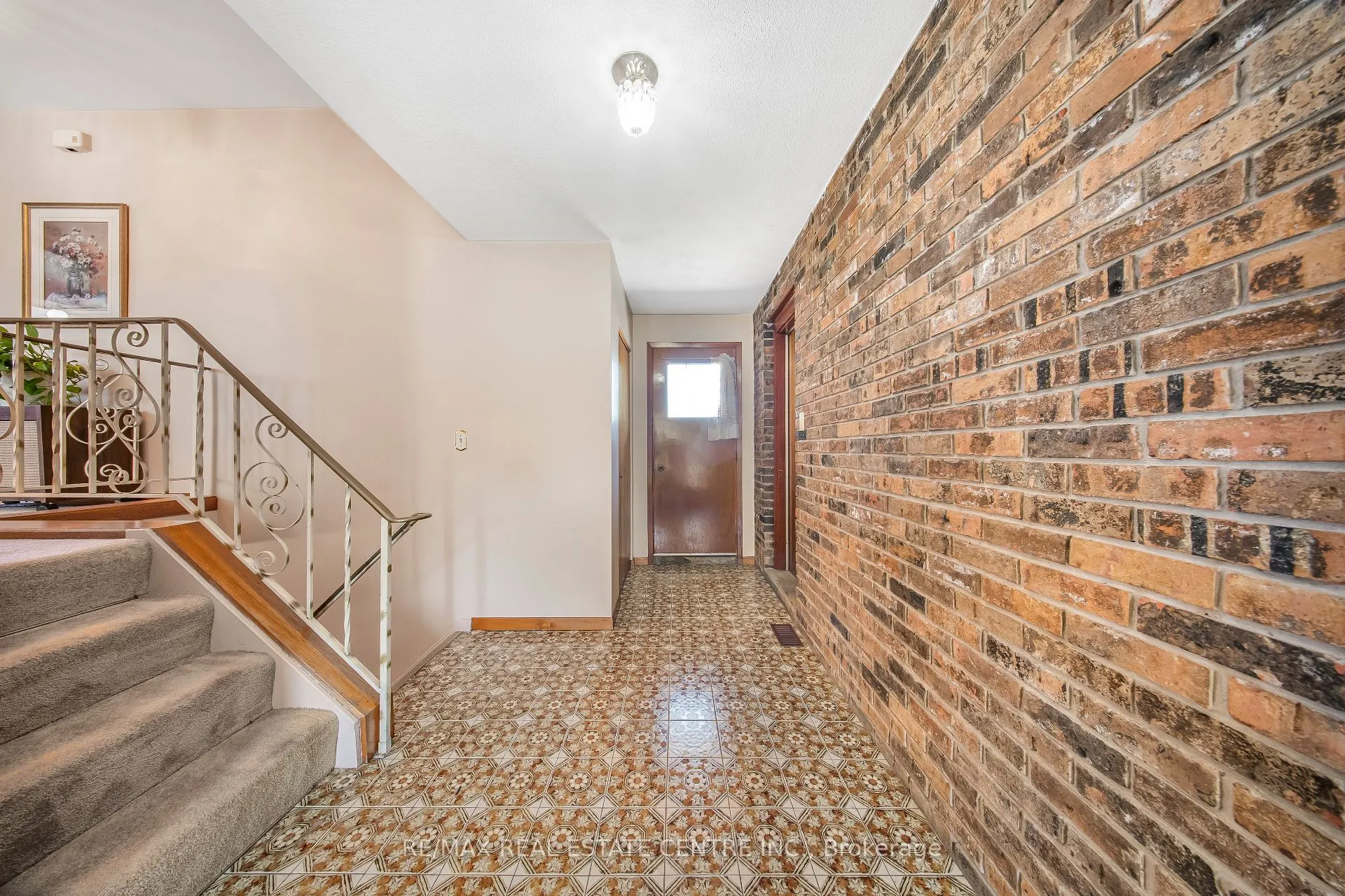 103 Forest Hill Crescent