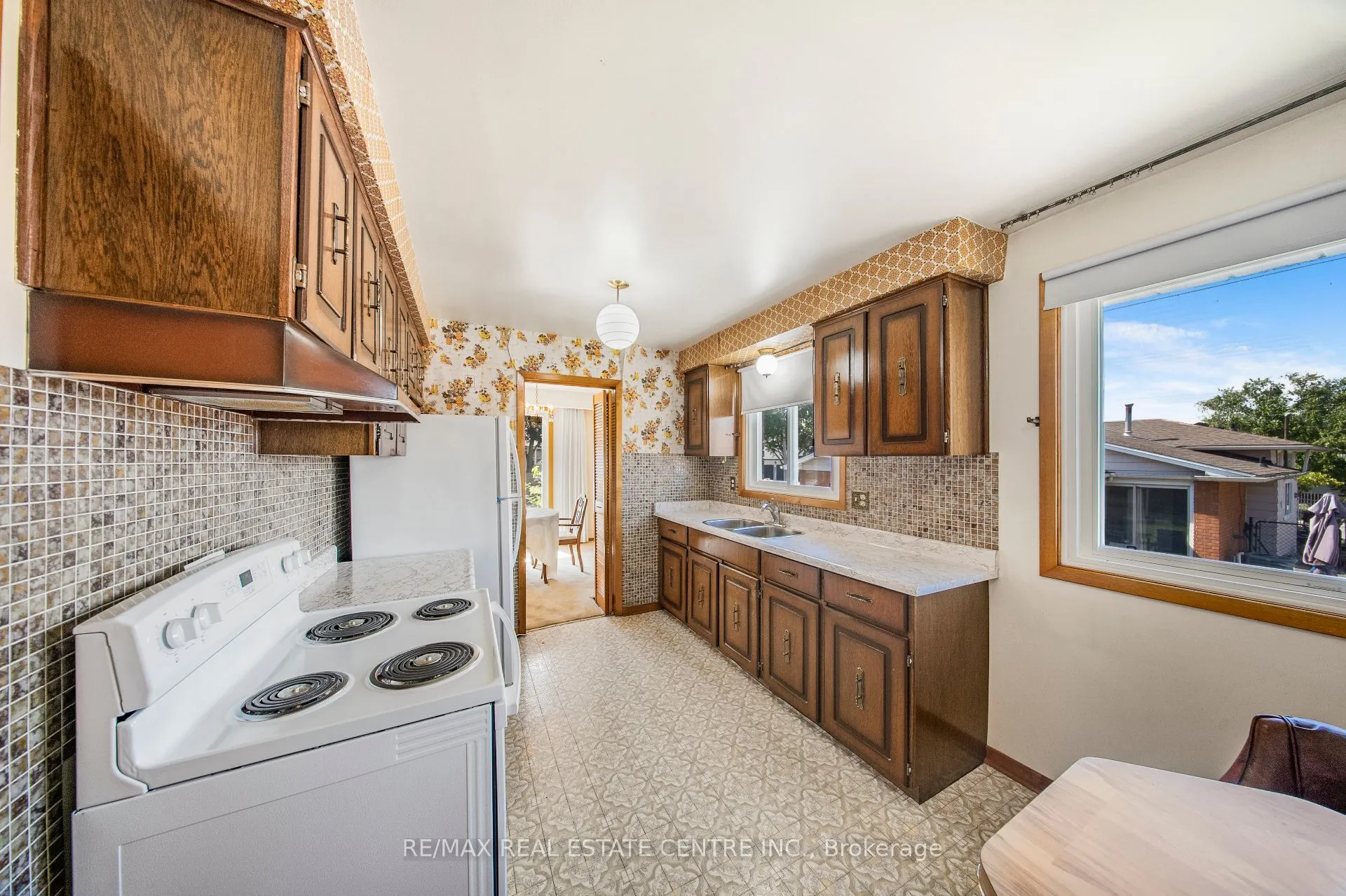 103 Forest Hill Crescent