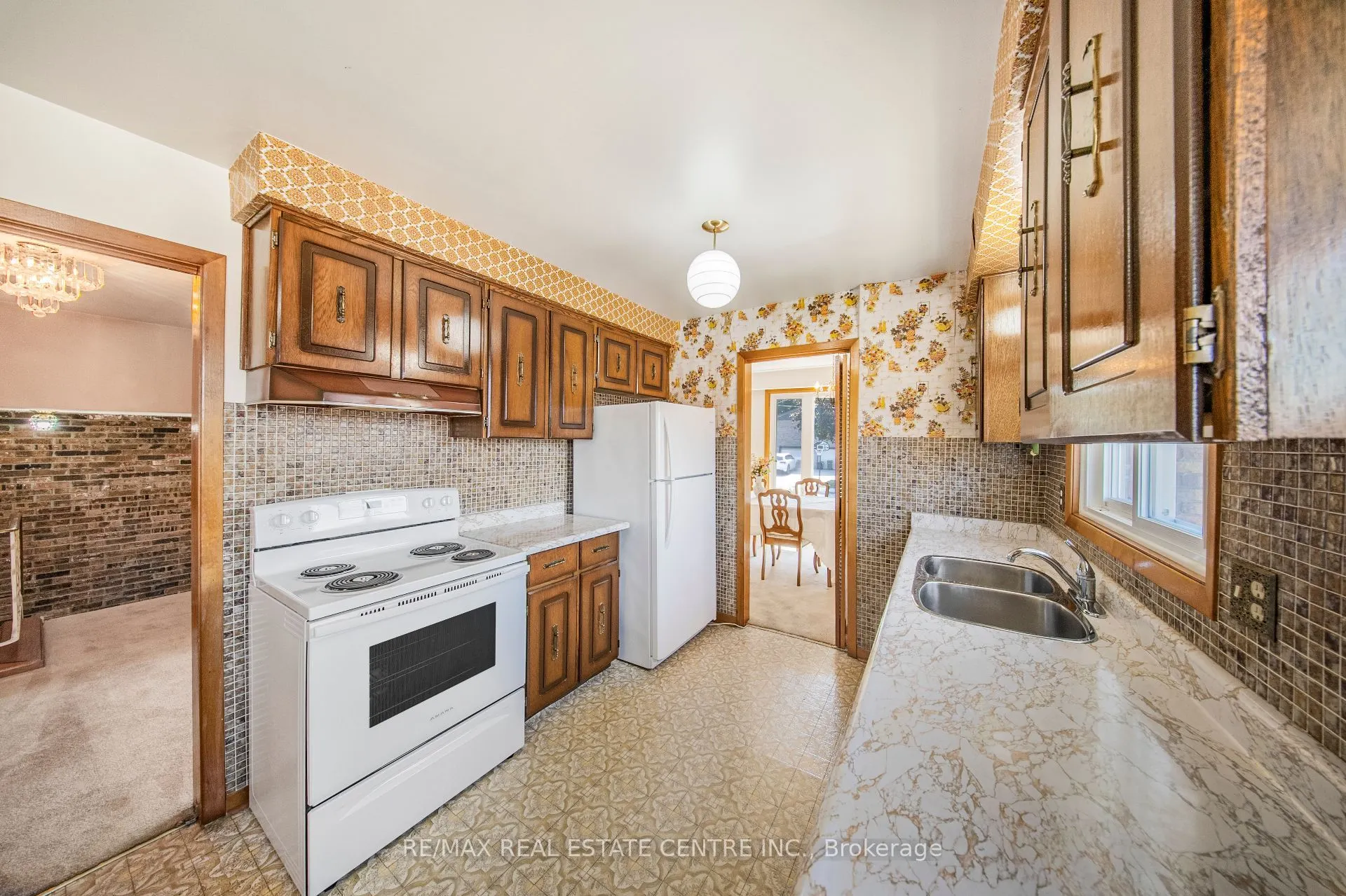 103 Forest Hill Crescent