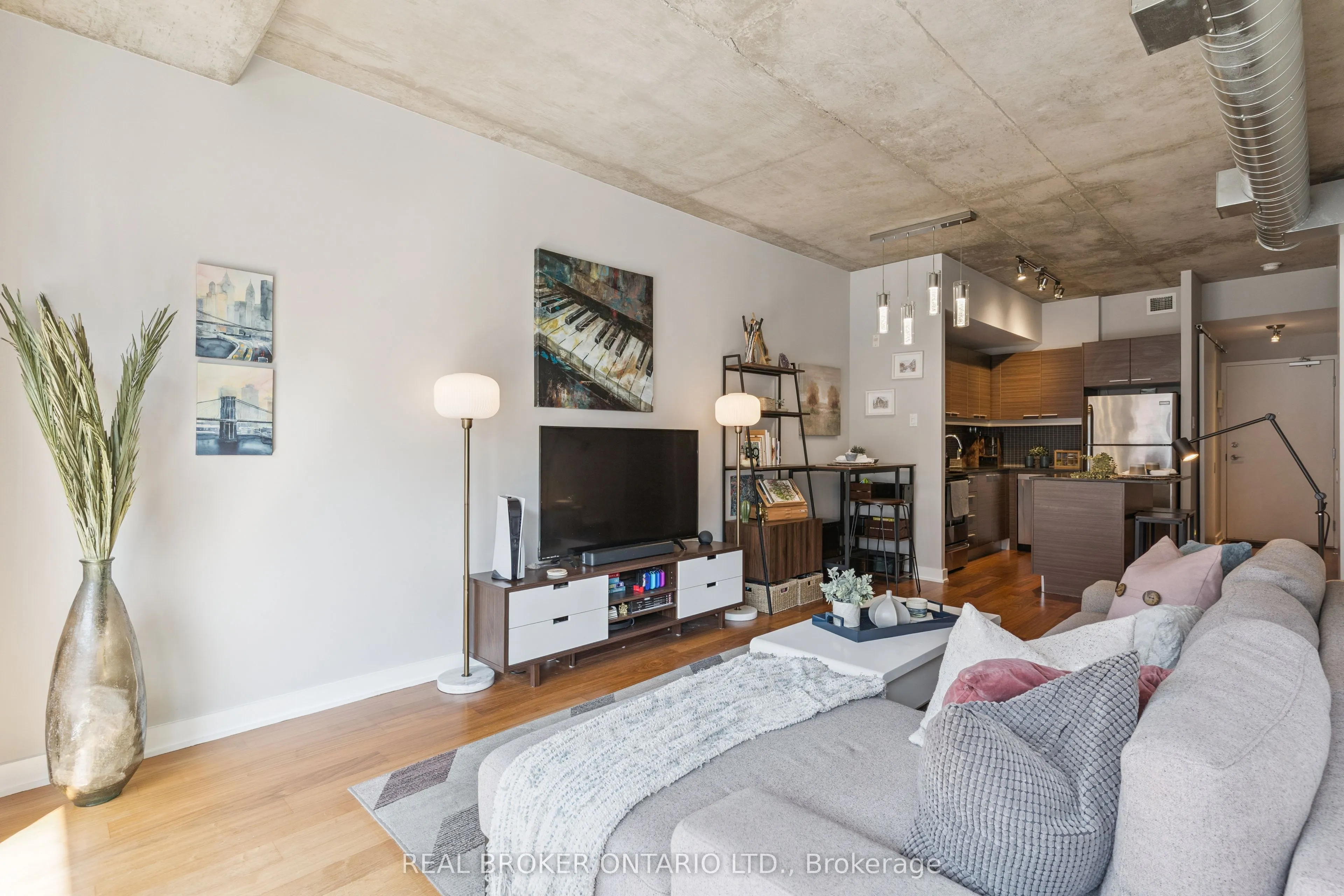 349 Mcleod Street, #623