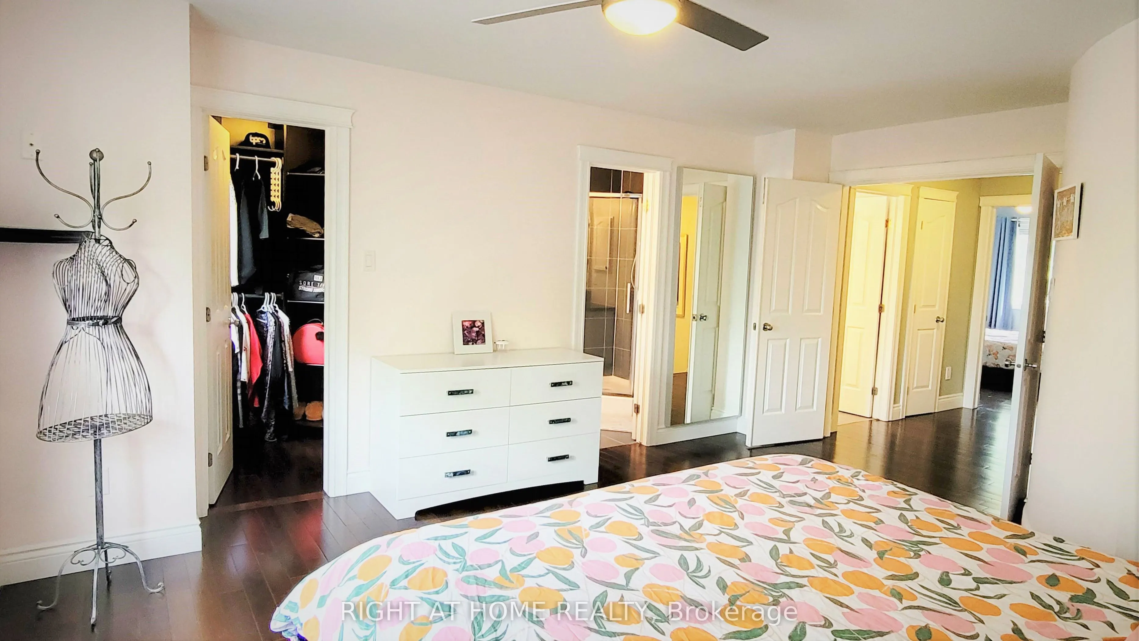 542 Aberfoyle Circle
