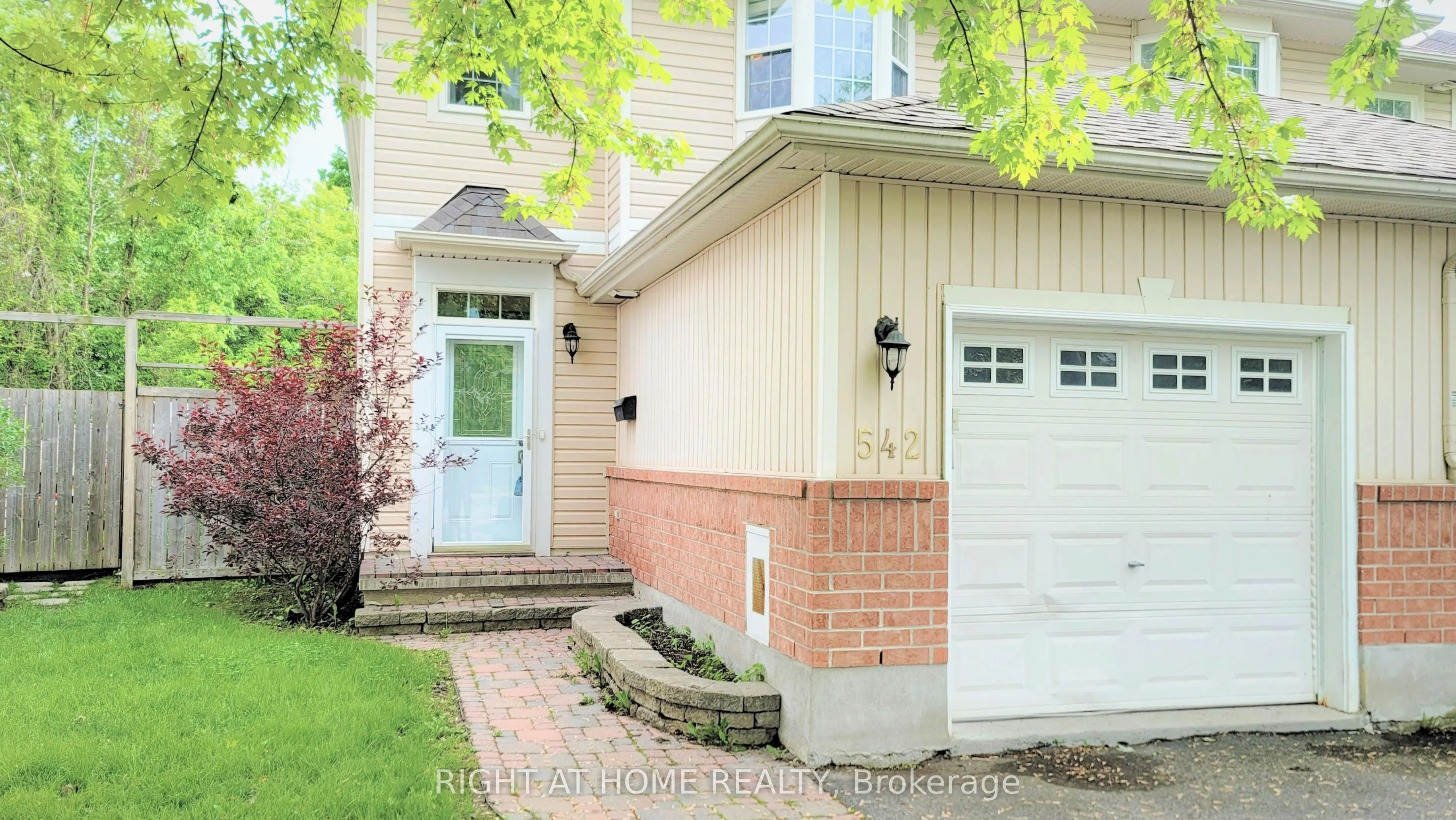 542 Aberfoyle Circle