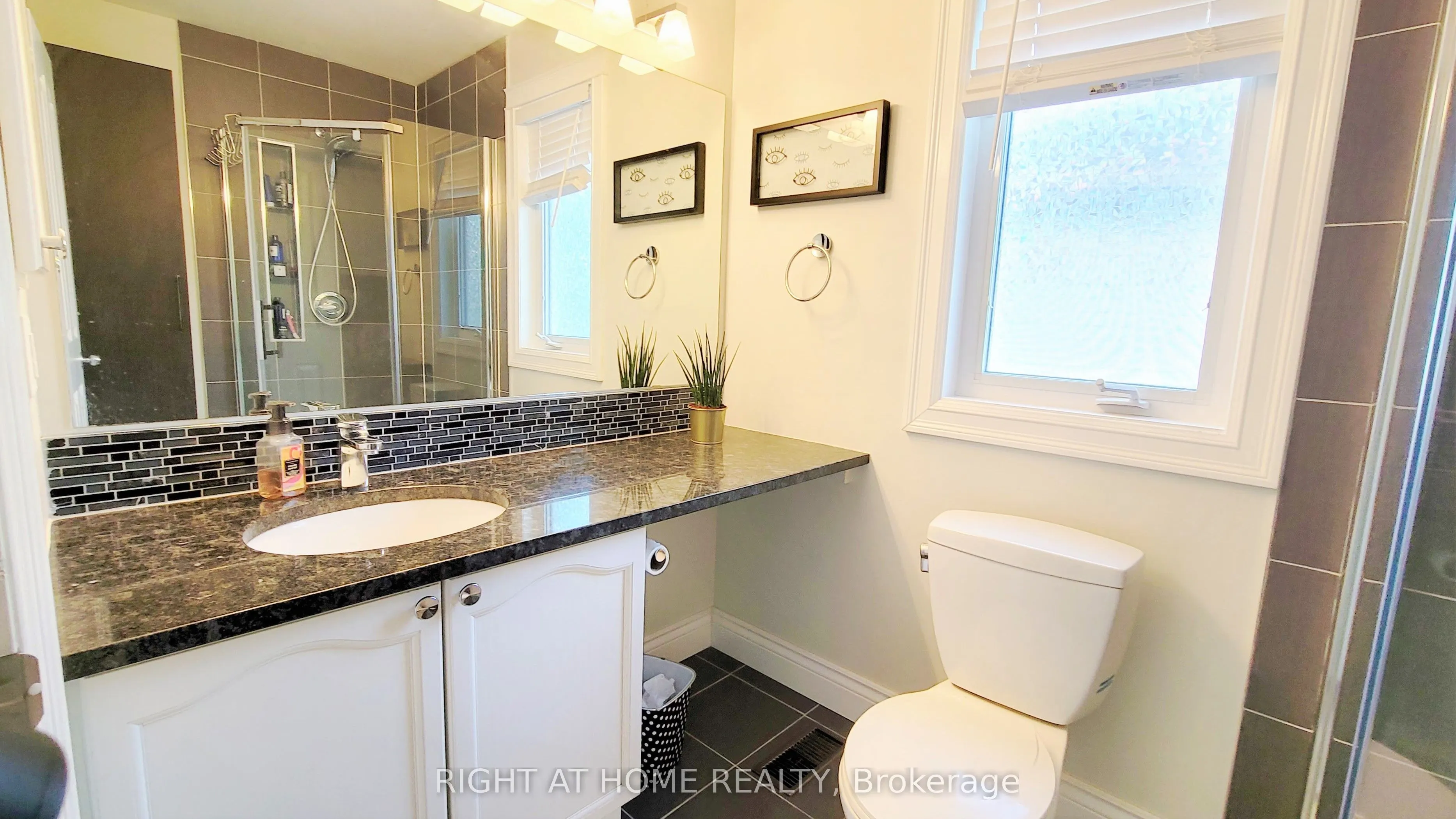 542 Aberfoyle Circle