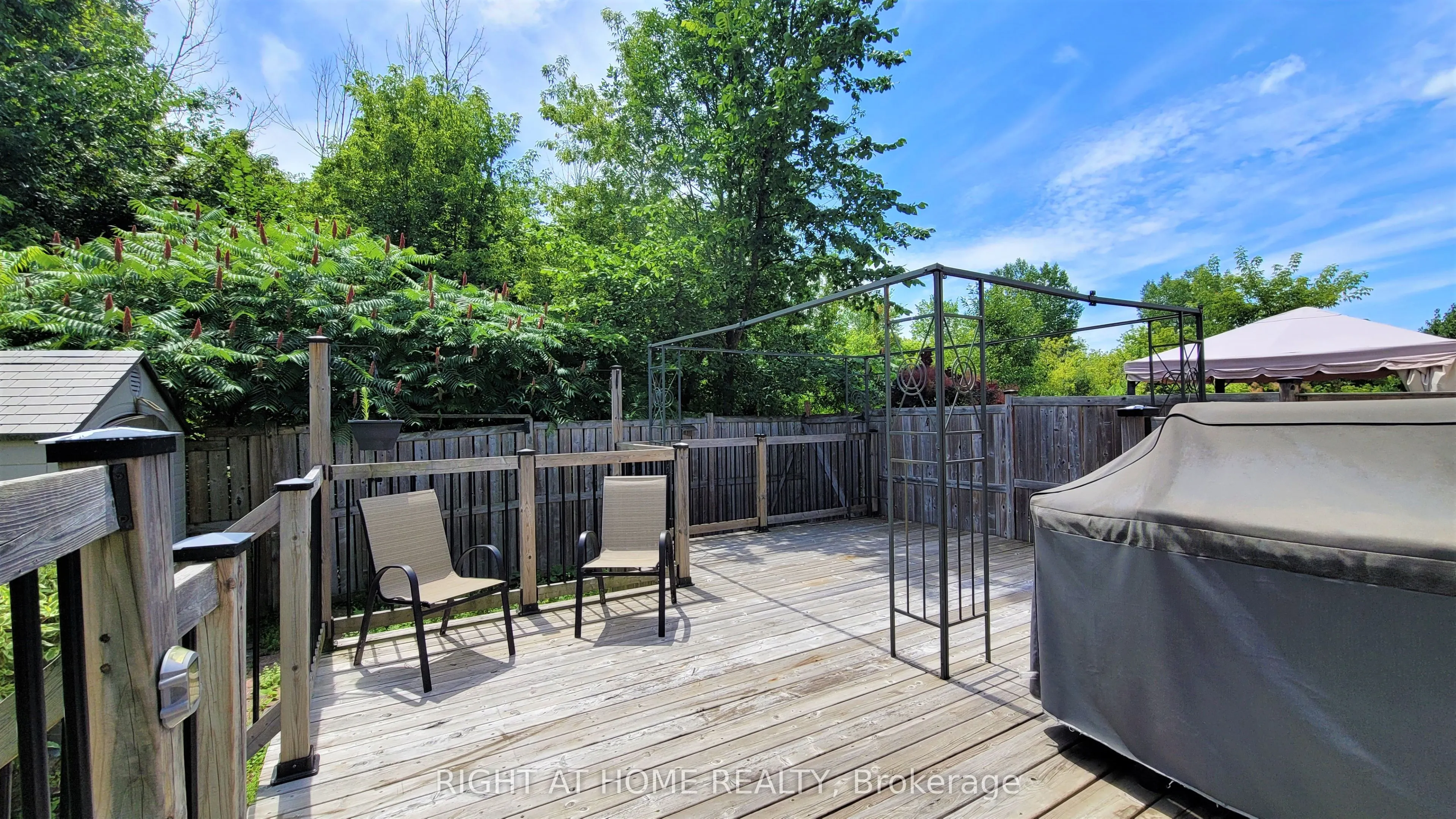 542 Aberfoyle Circle