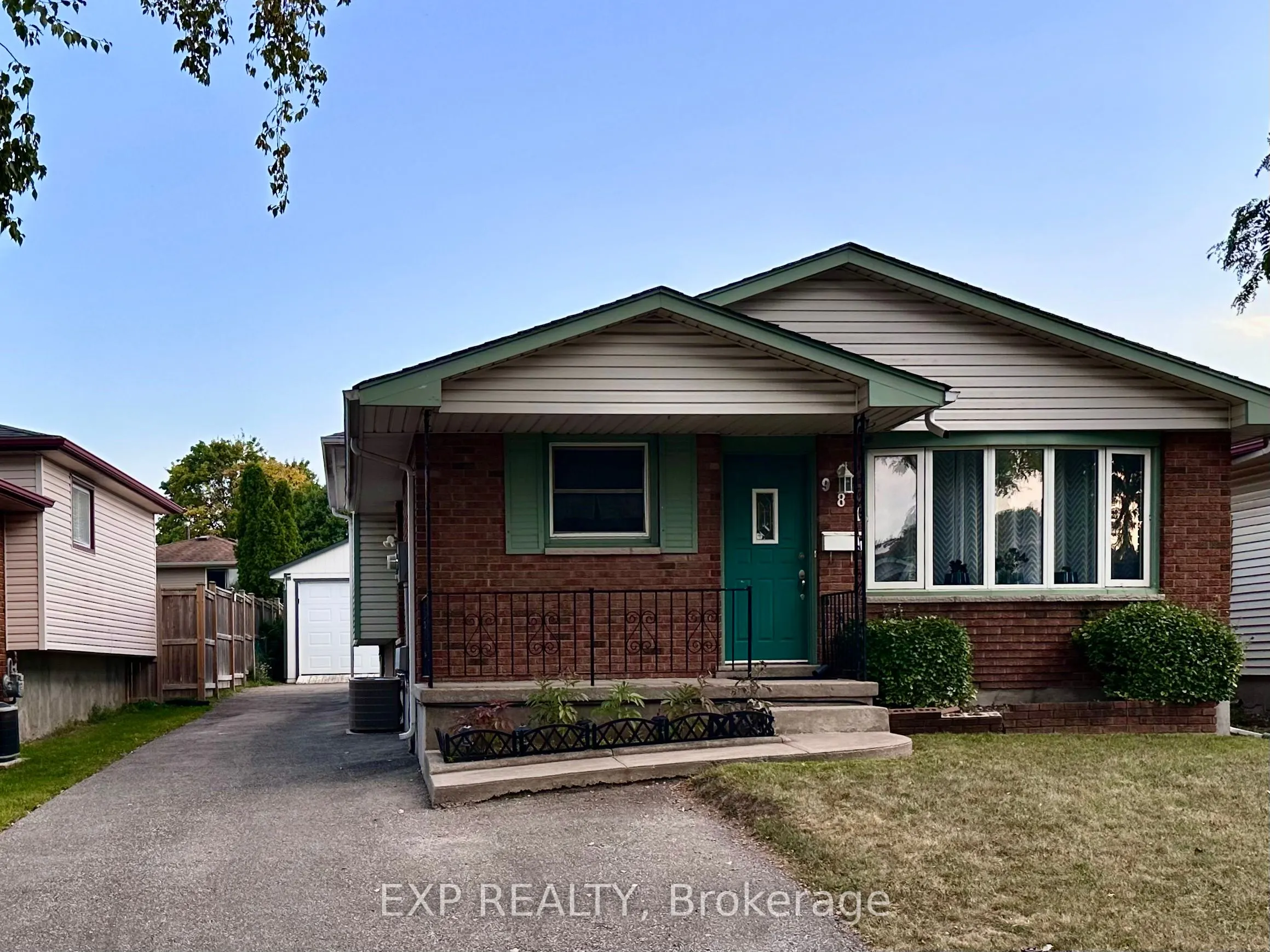 981 Jalna Boulevard