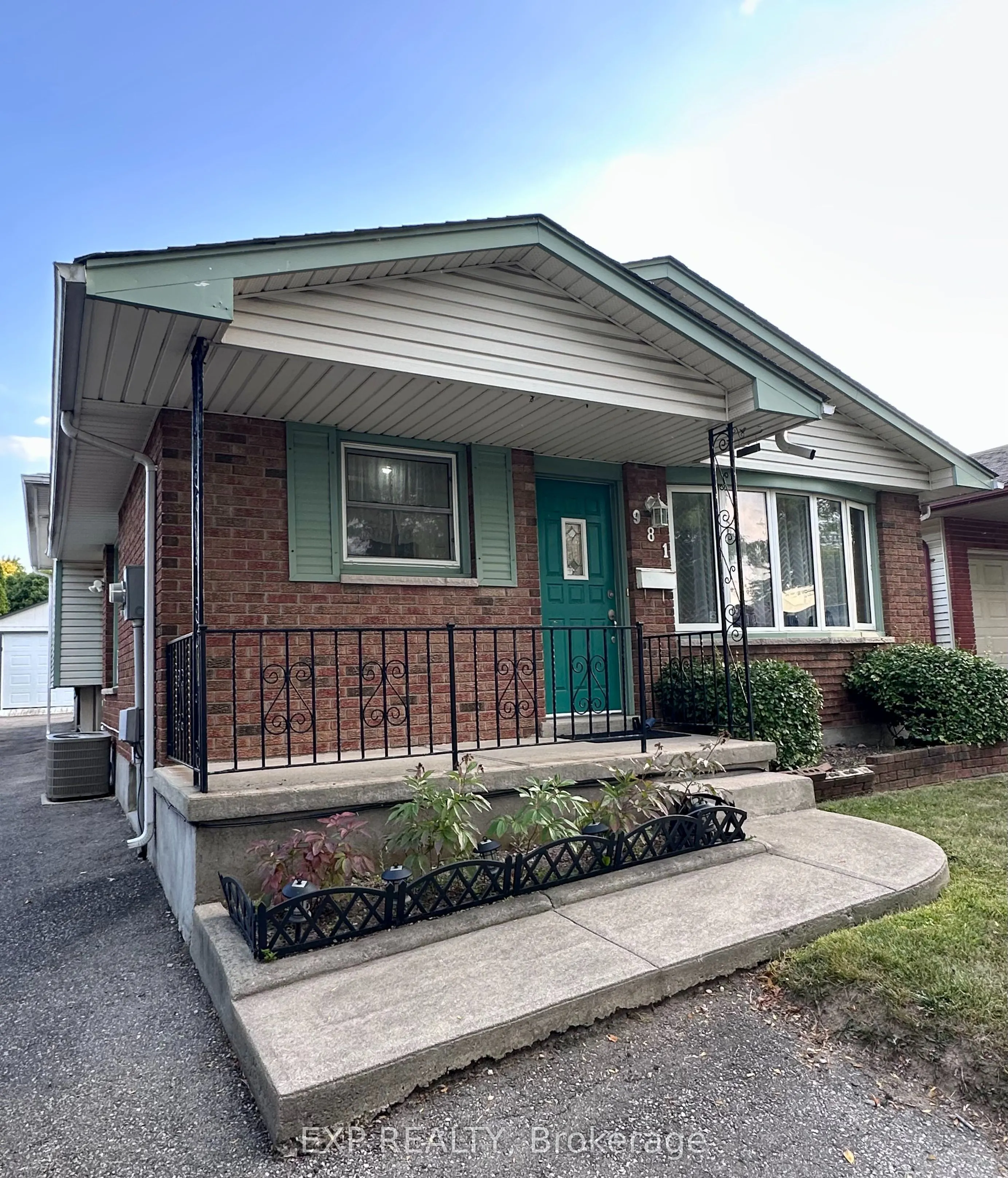 981 Jalna Boulevard