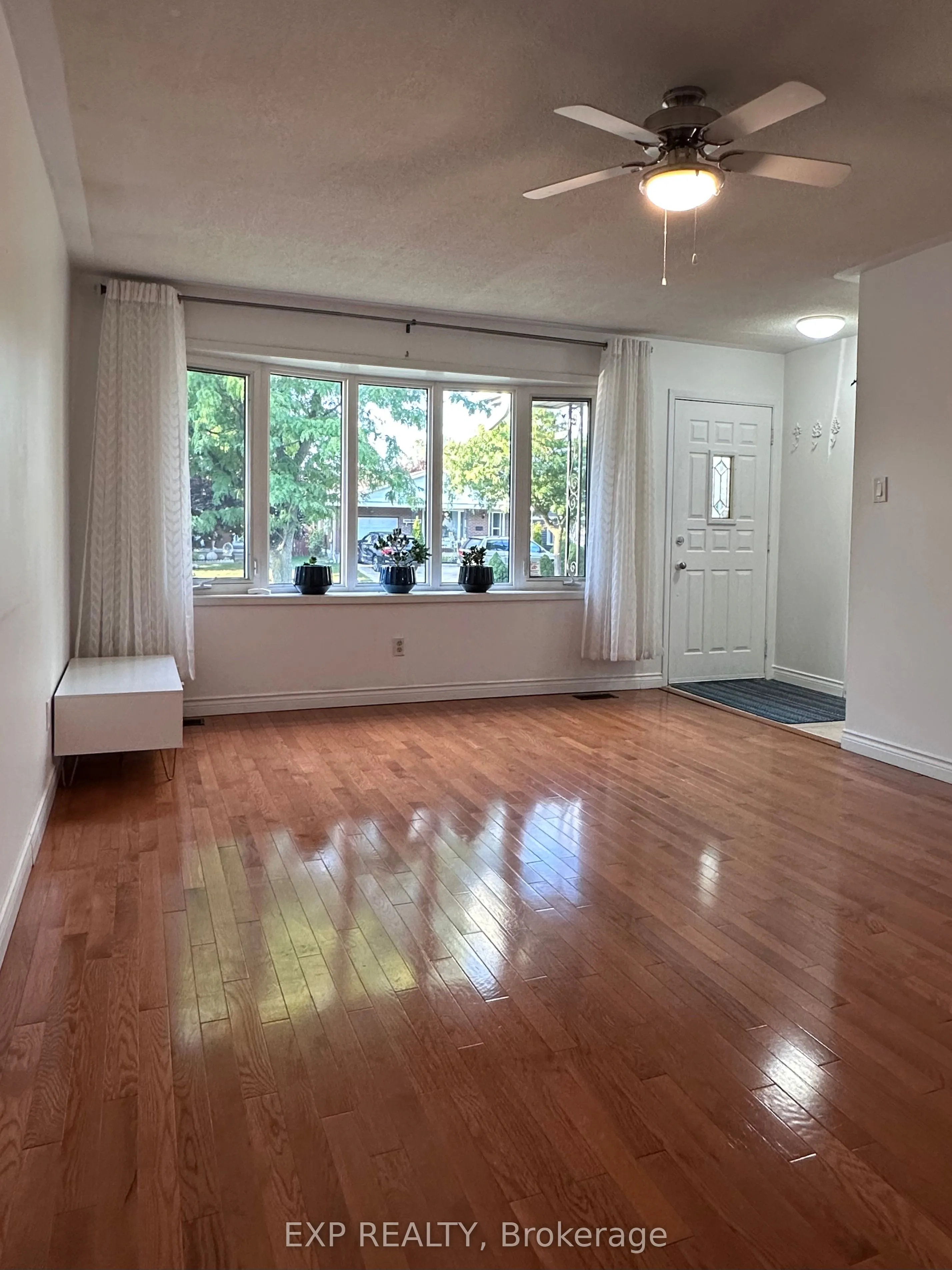 981 Jalna Boulevard