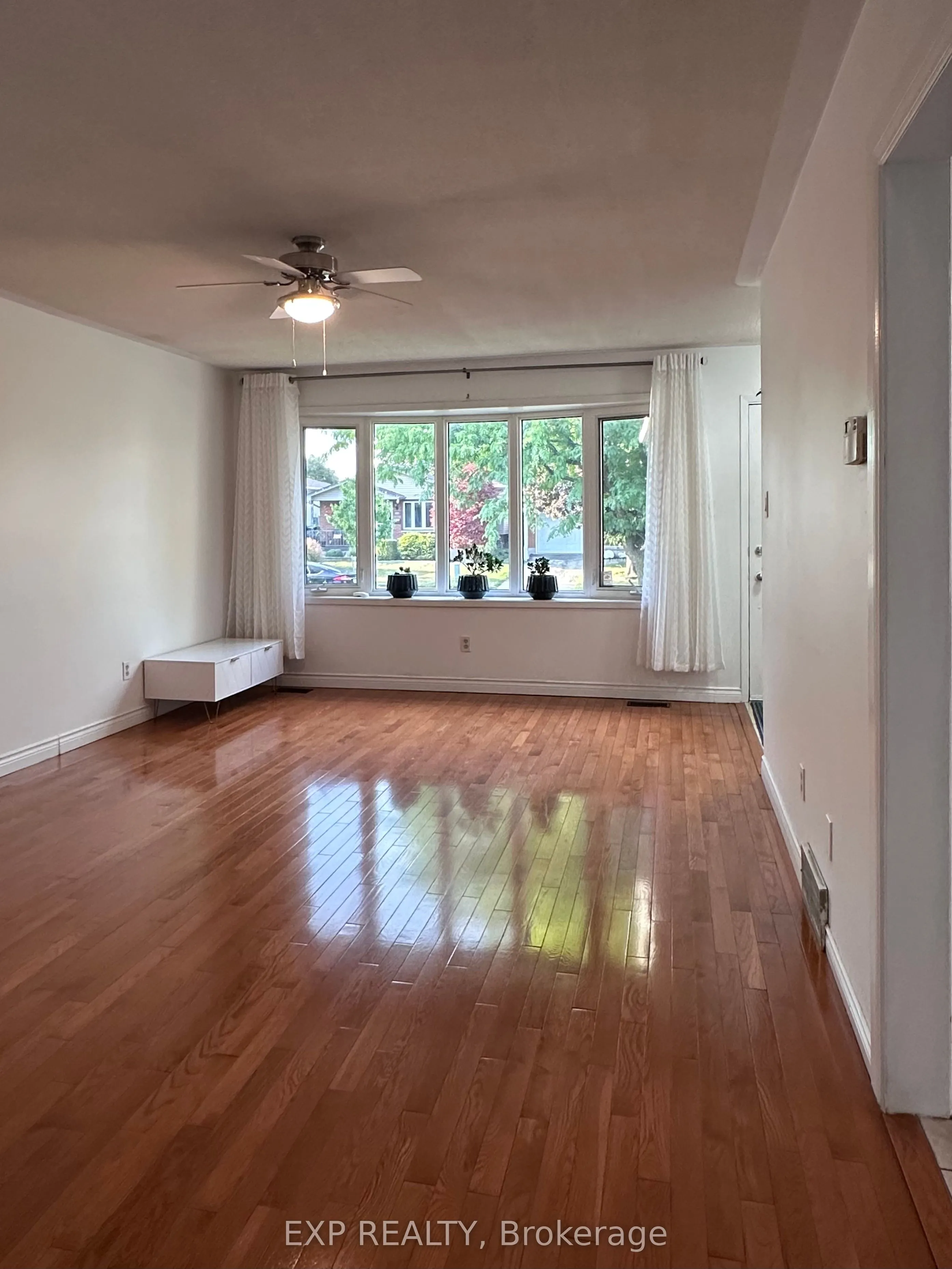 981 Jalna Boulevard