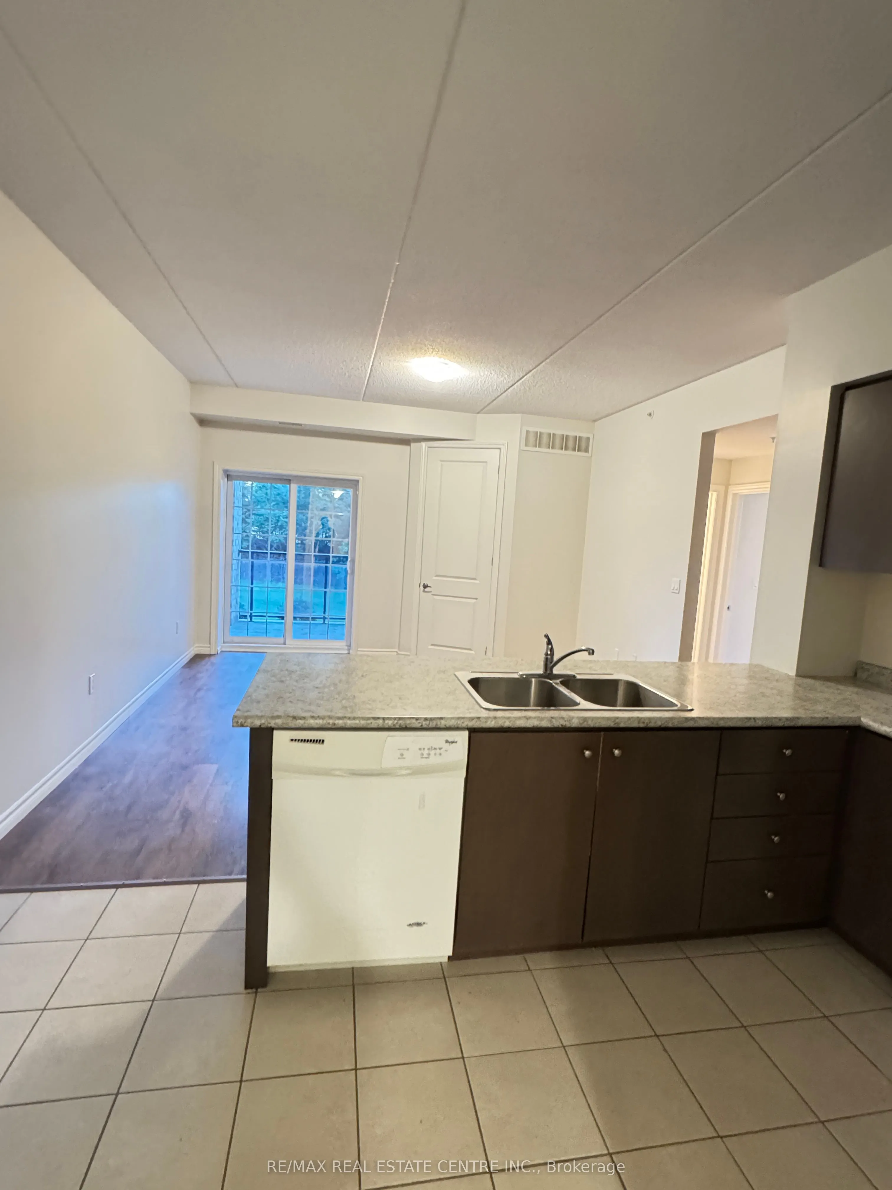 1083 Gordon Street S, #111
