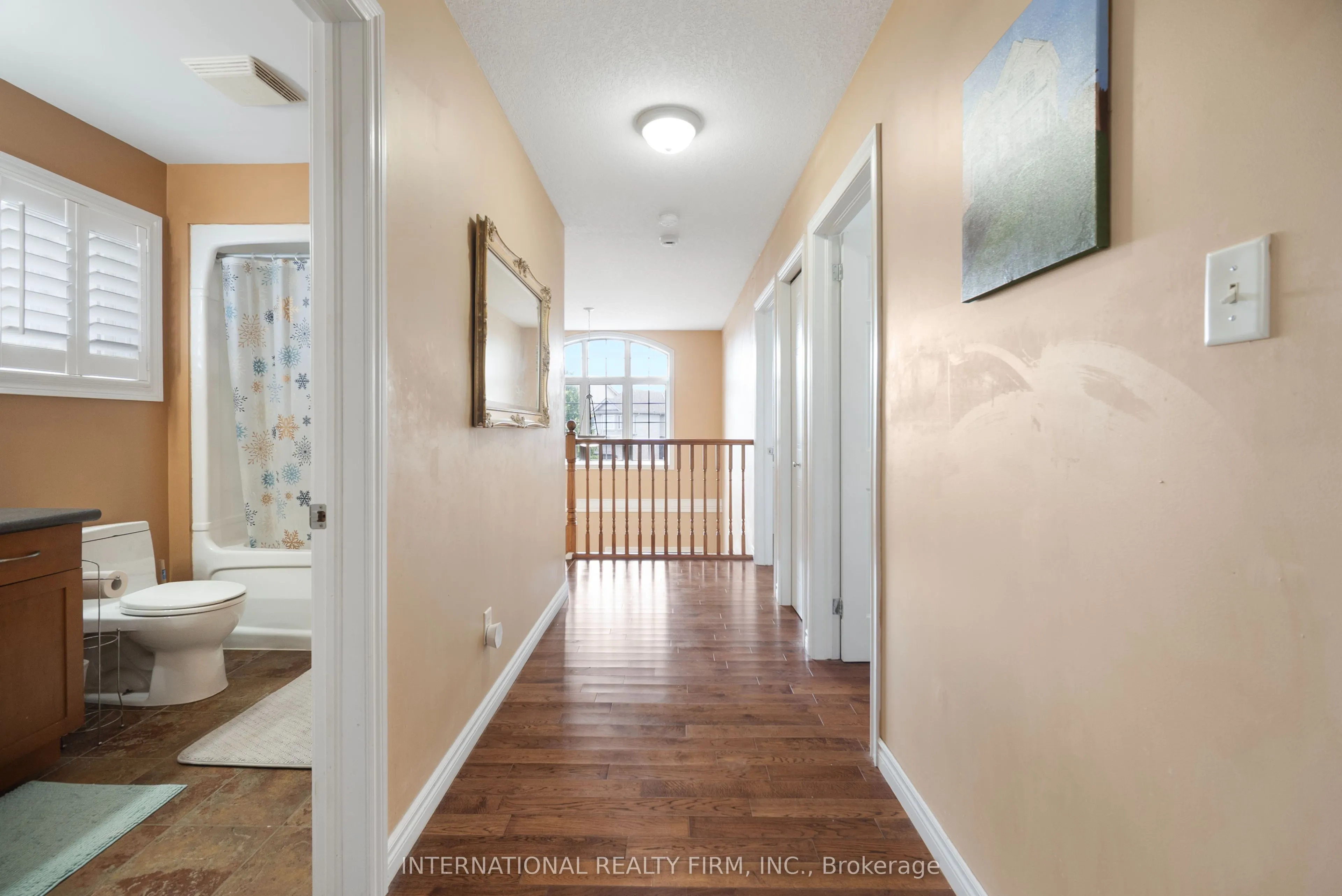 1055 CROSSCREEK Crescent