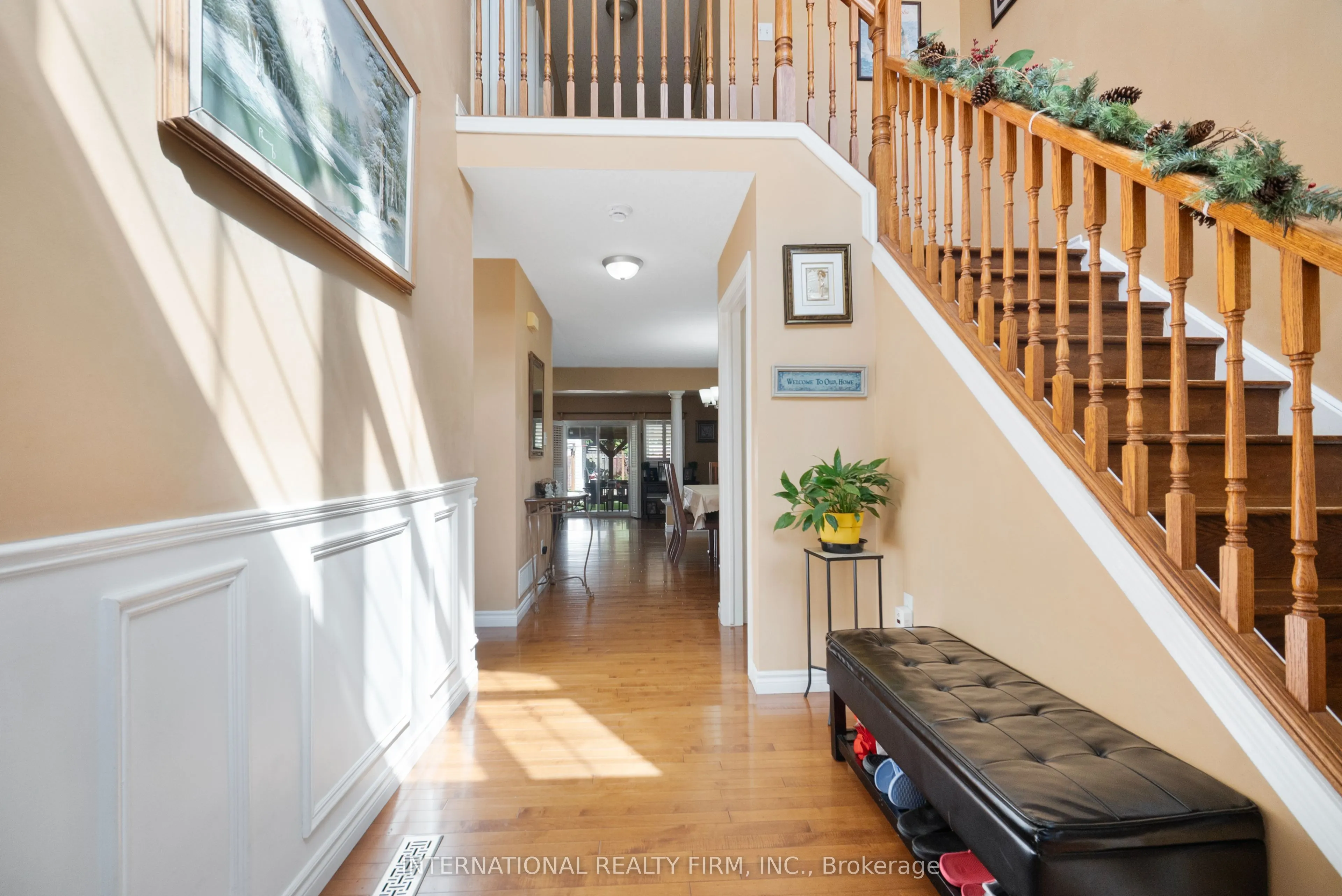 1055 CROSSCREEK Crescent