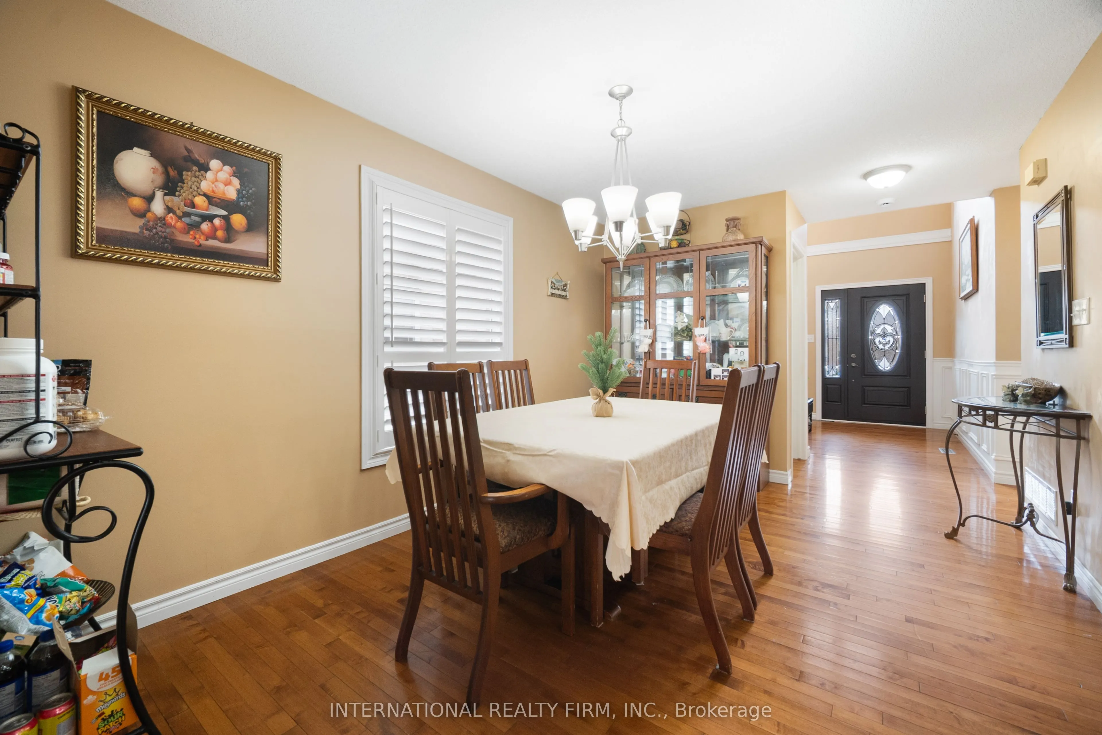 1055 CROSSCREEK Crescent