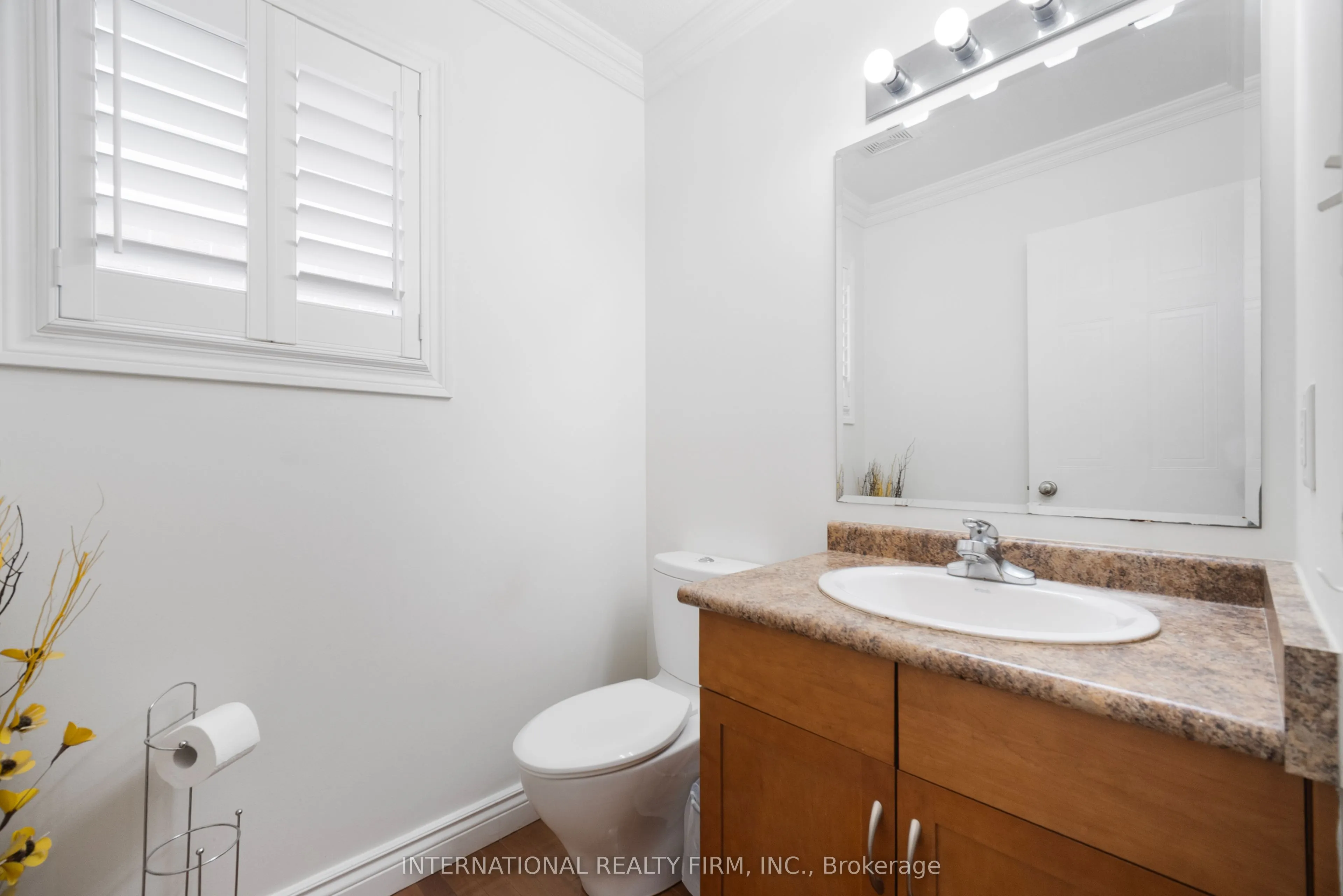 1055 CROSSCREEK Crescent