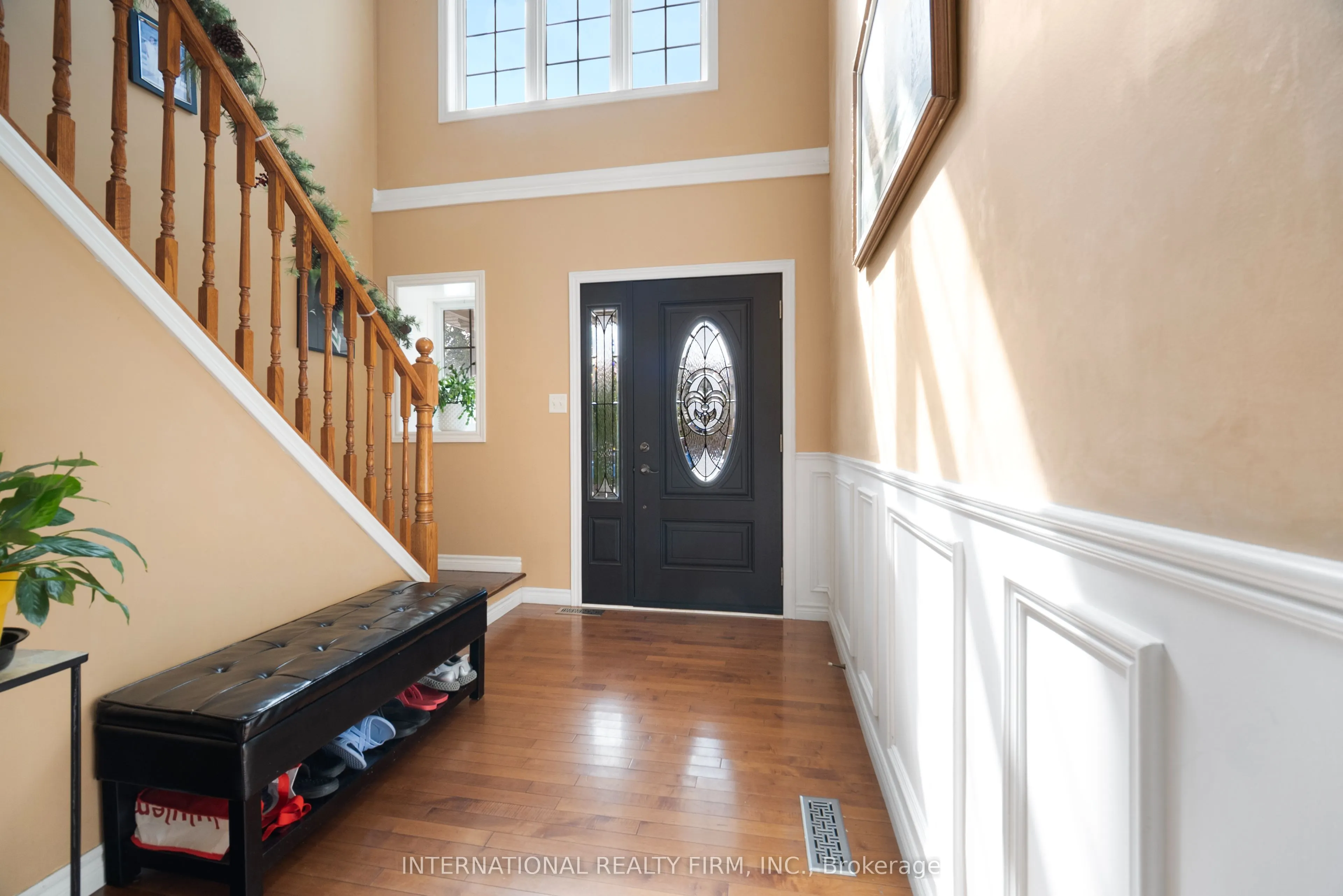 1055 CROSSCREEK Crescent