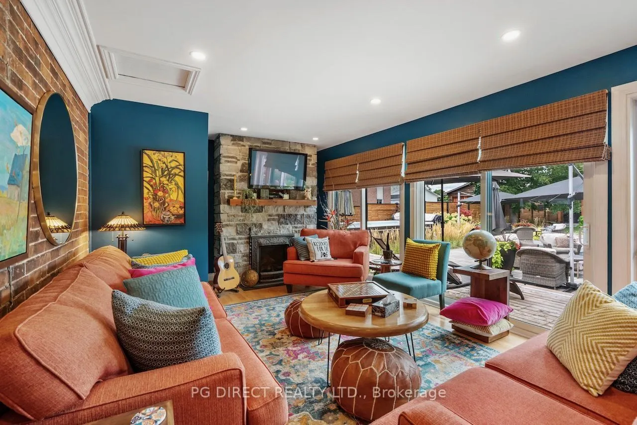 220 Park Street W