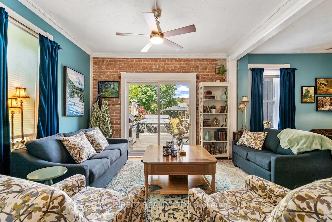 220 Park Street W