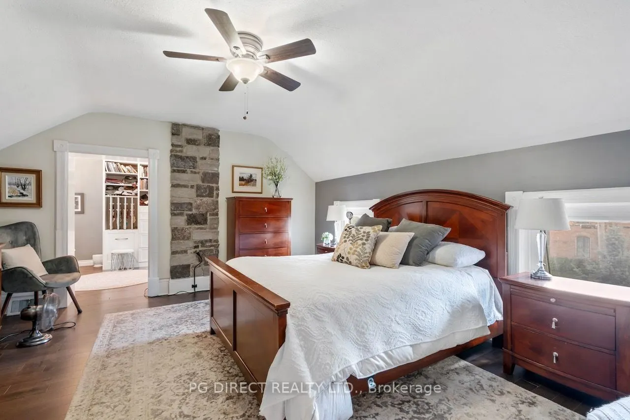 220 Park Street W