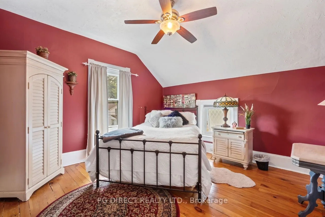 220 Park Street W
