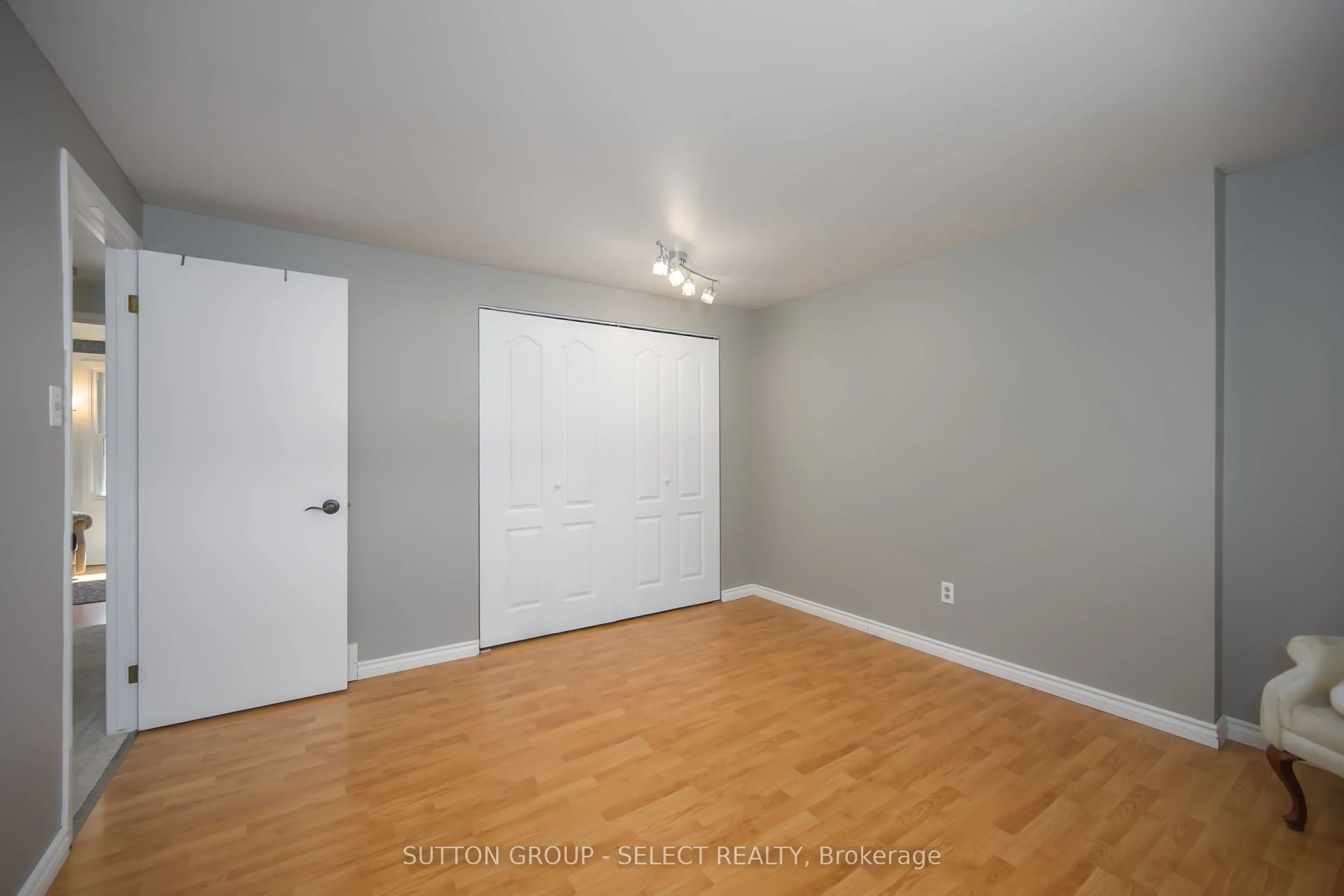 96 Elvira Crescent