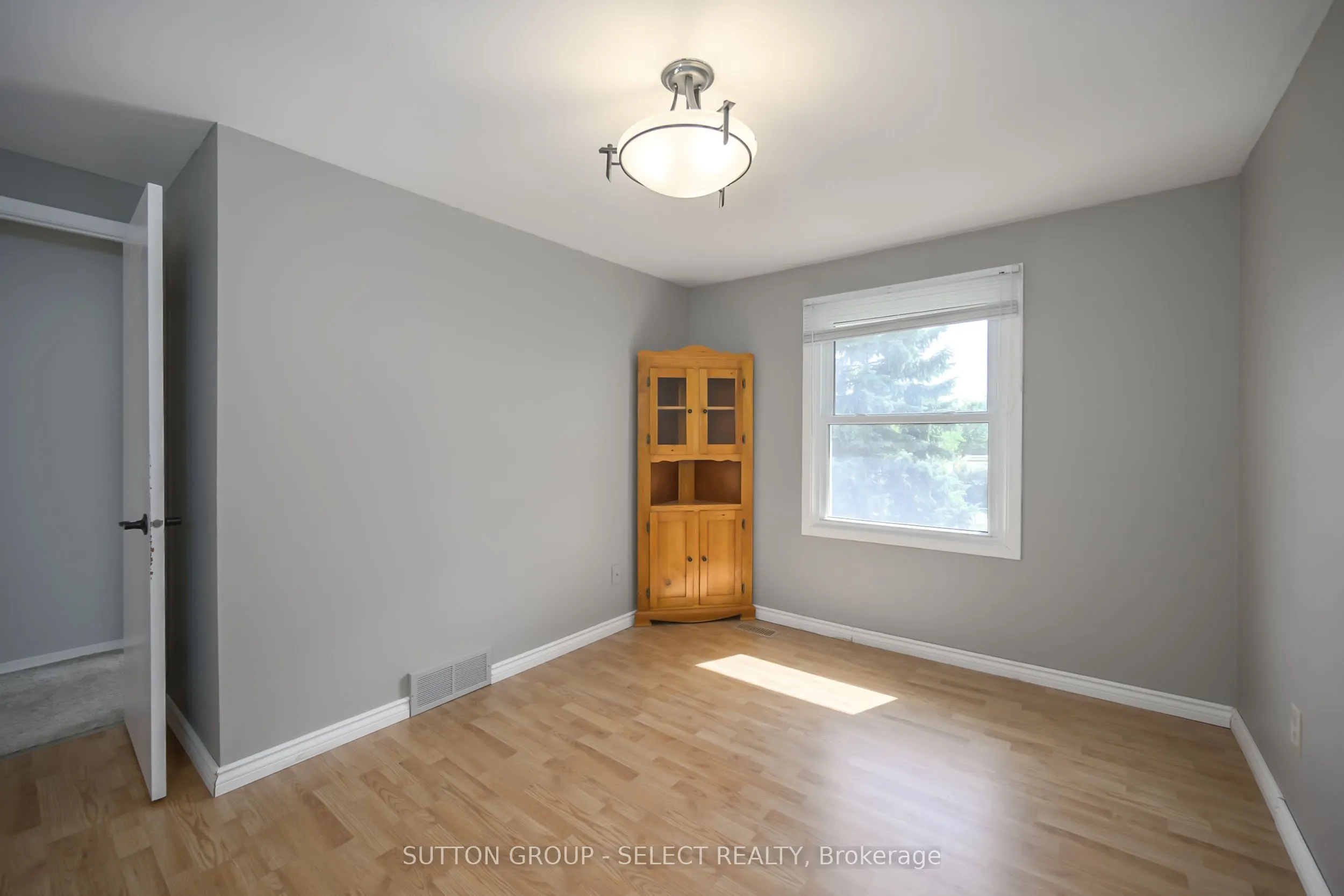 96 Elvira Crescent