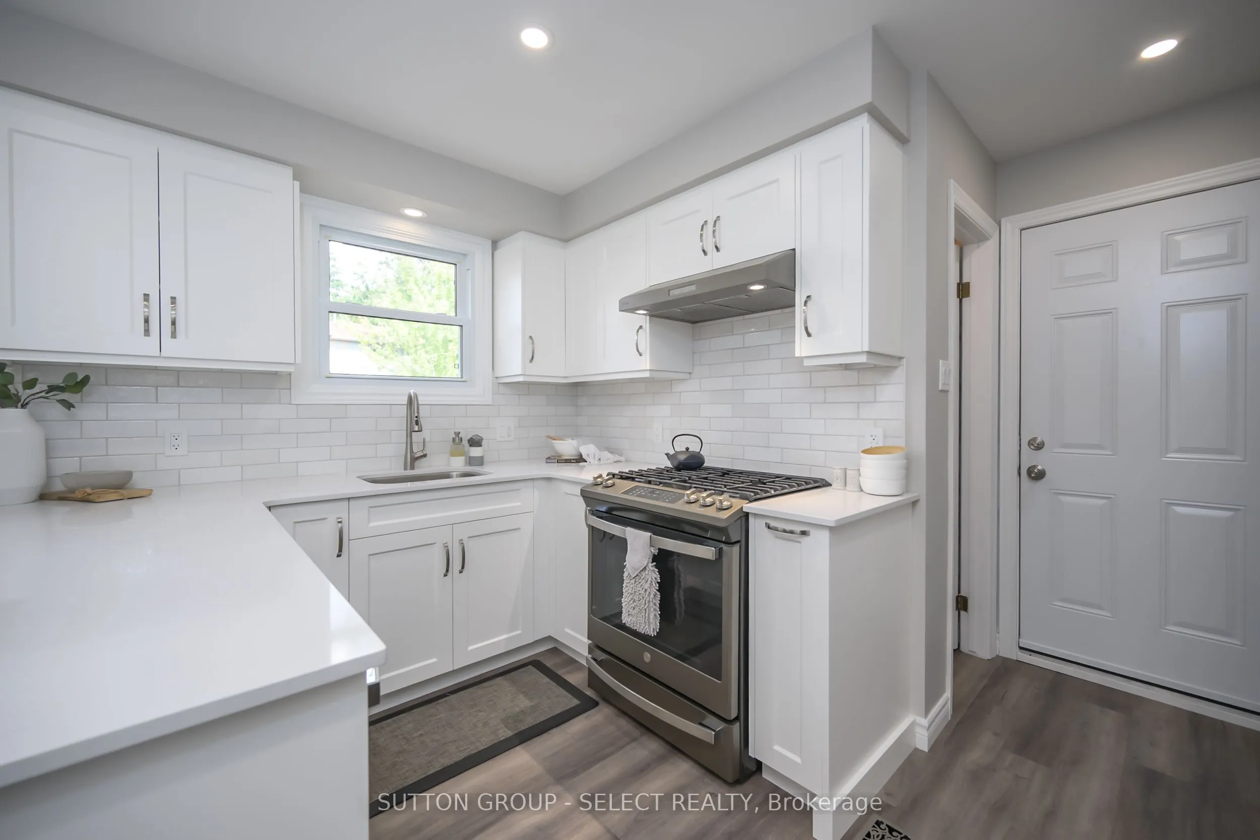 96 Elvira Crescent