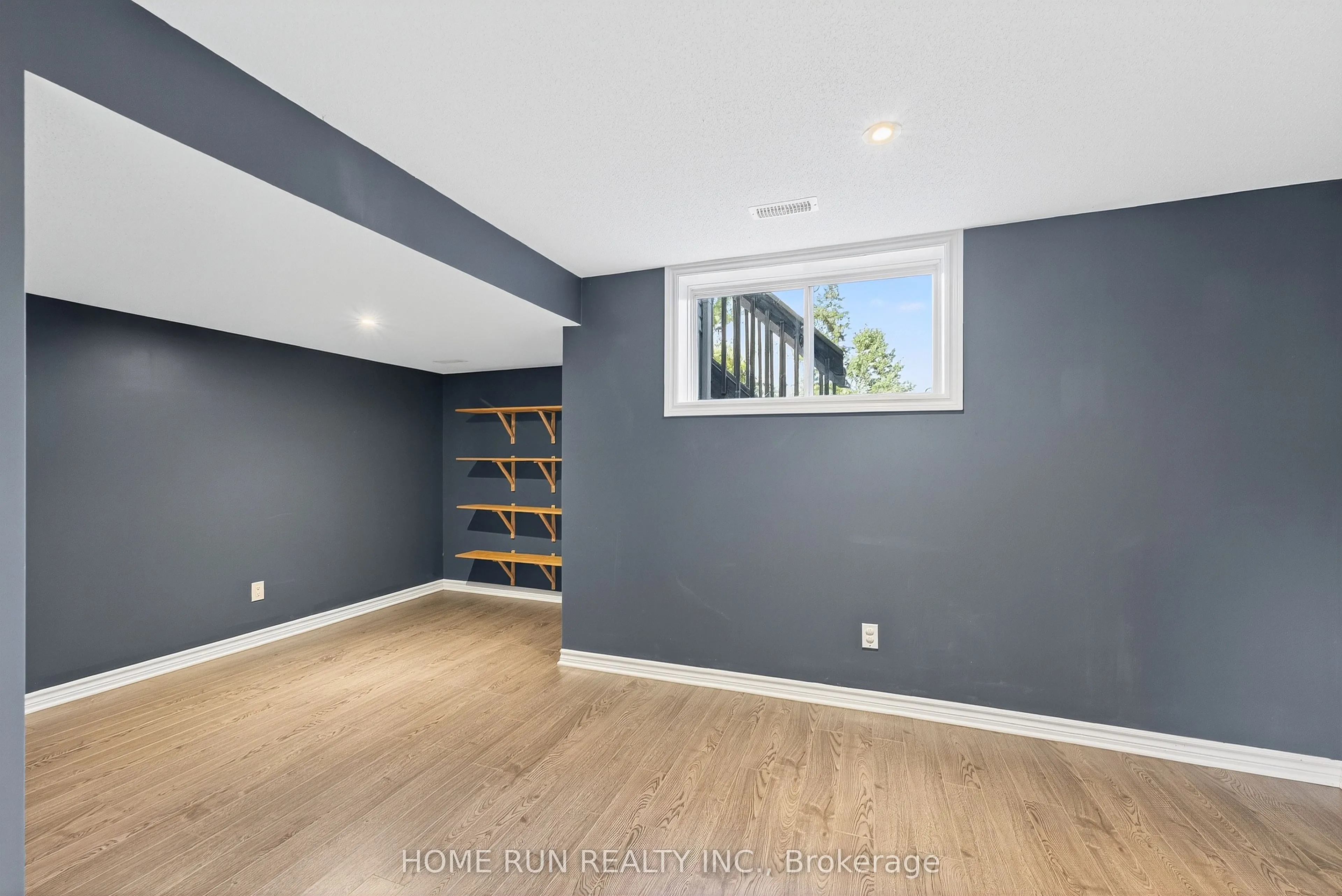 140 Kinghaven Crescent