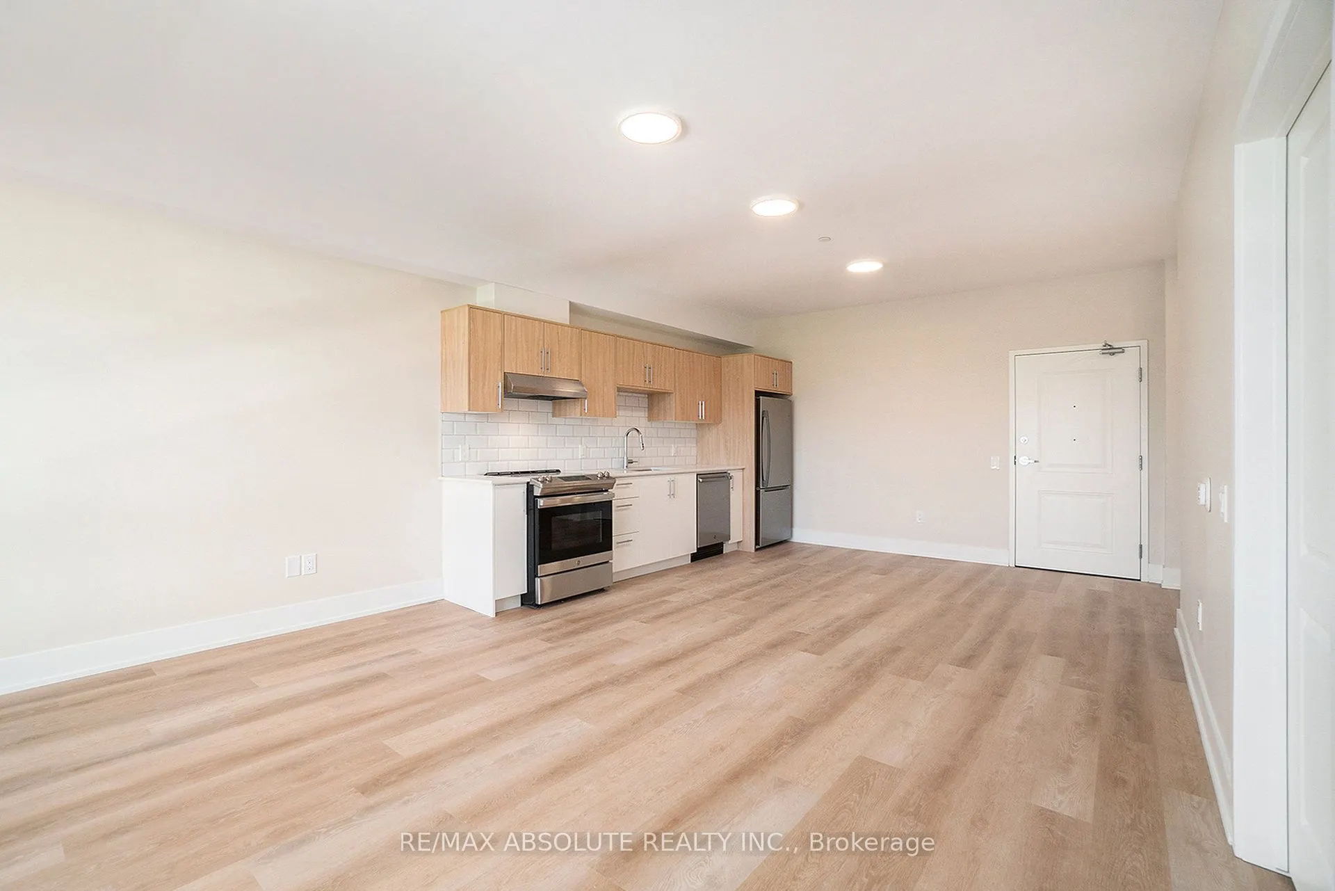 12 Thomas Street S, #412