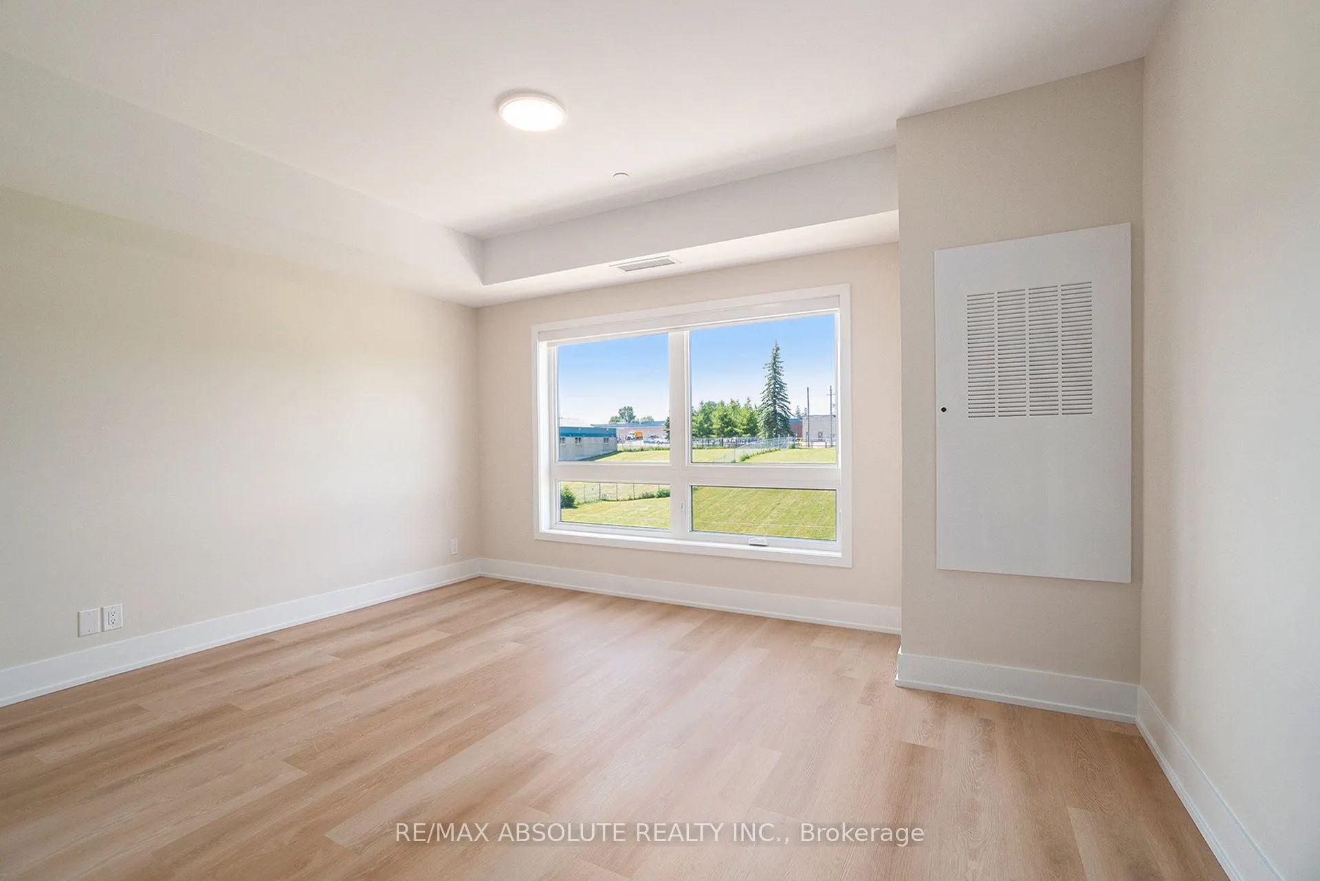 12 Thomas Street S, #412