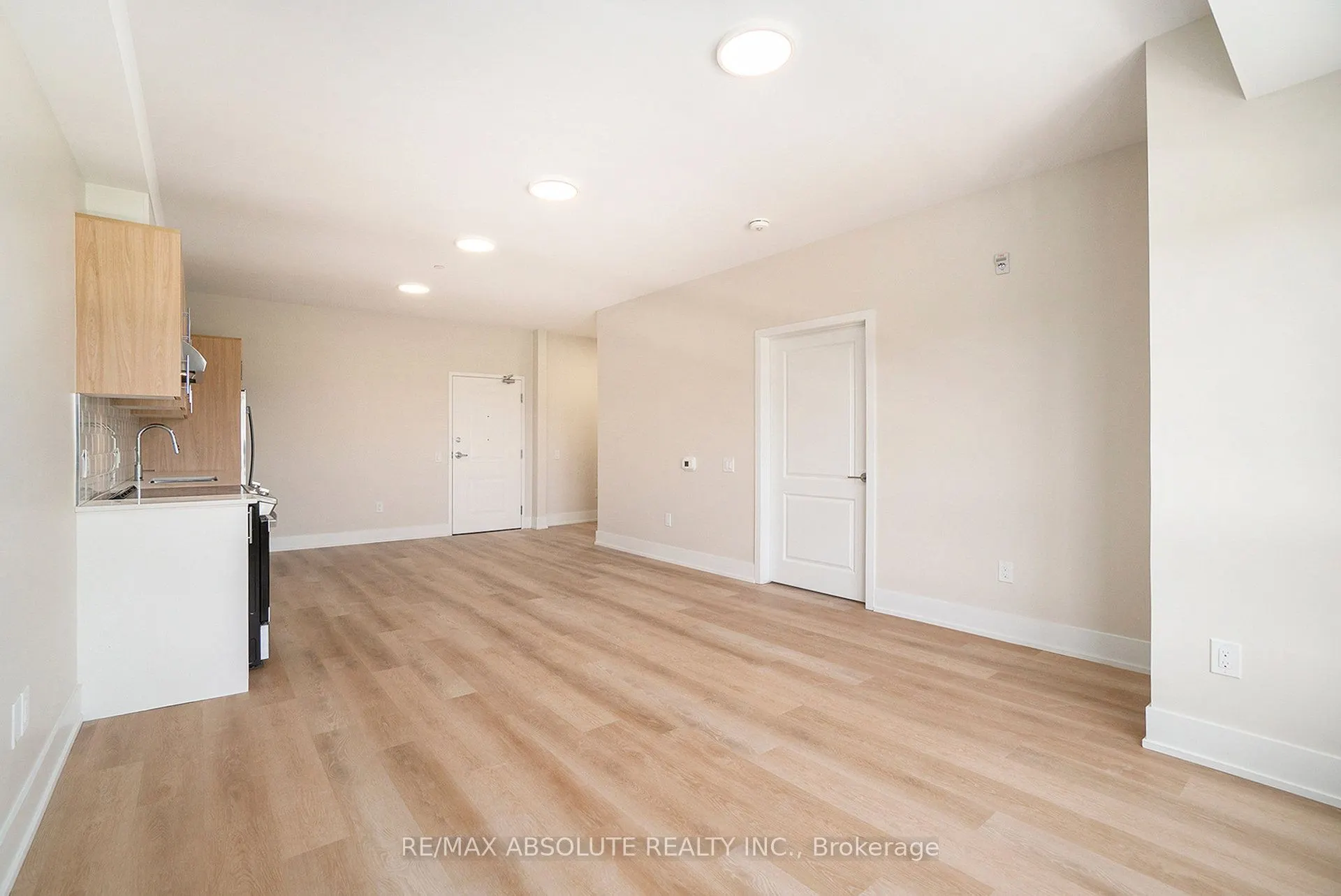 12 Thomas Street S, #412
