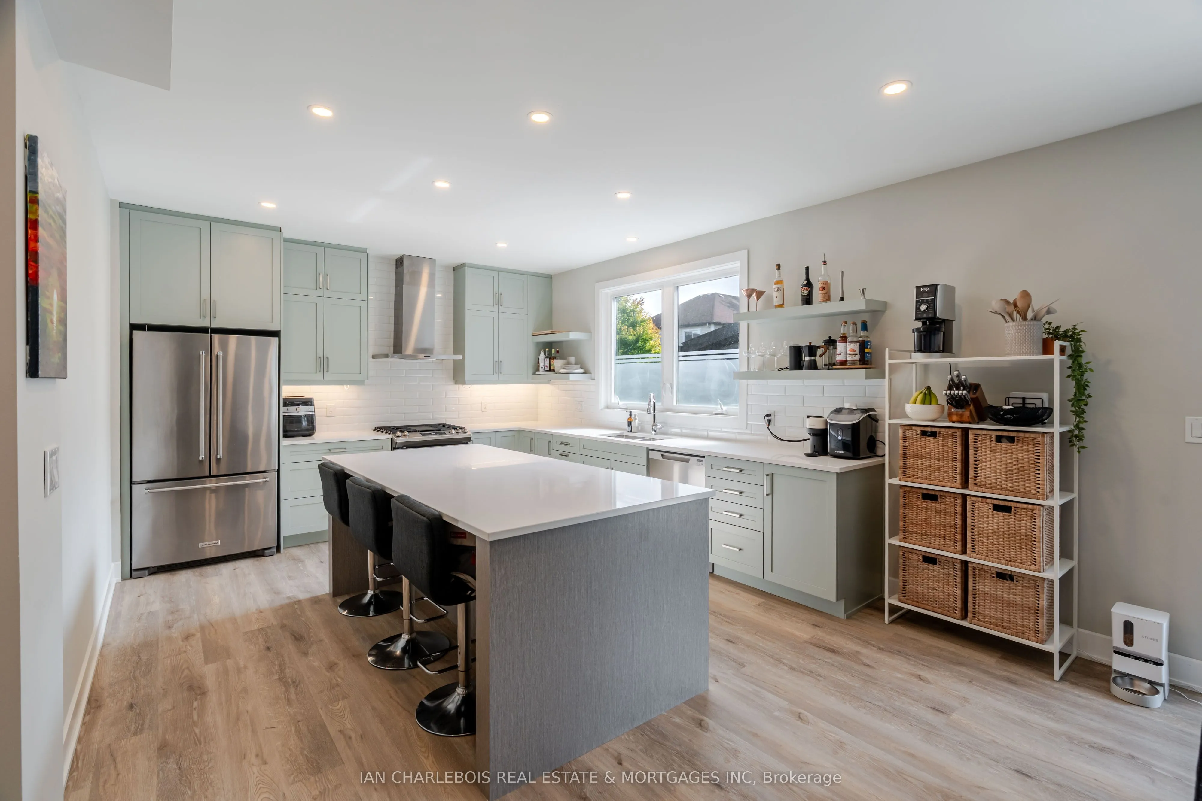 846 Rockson Crescent, #B