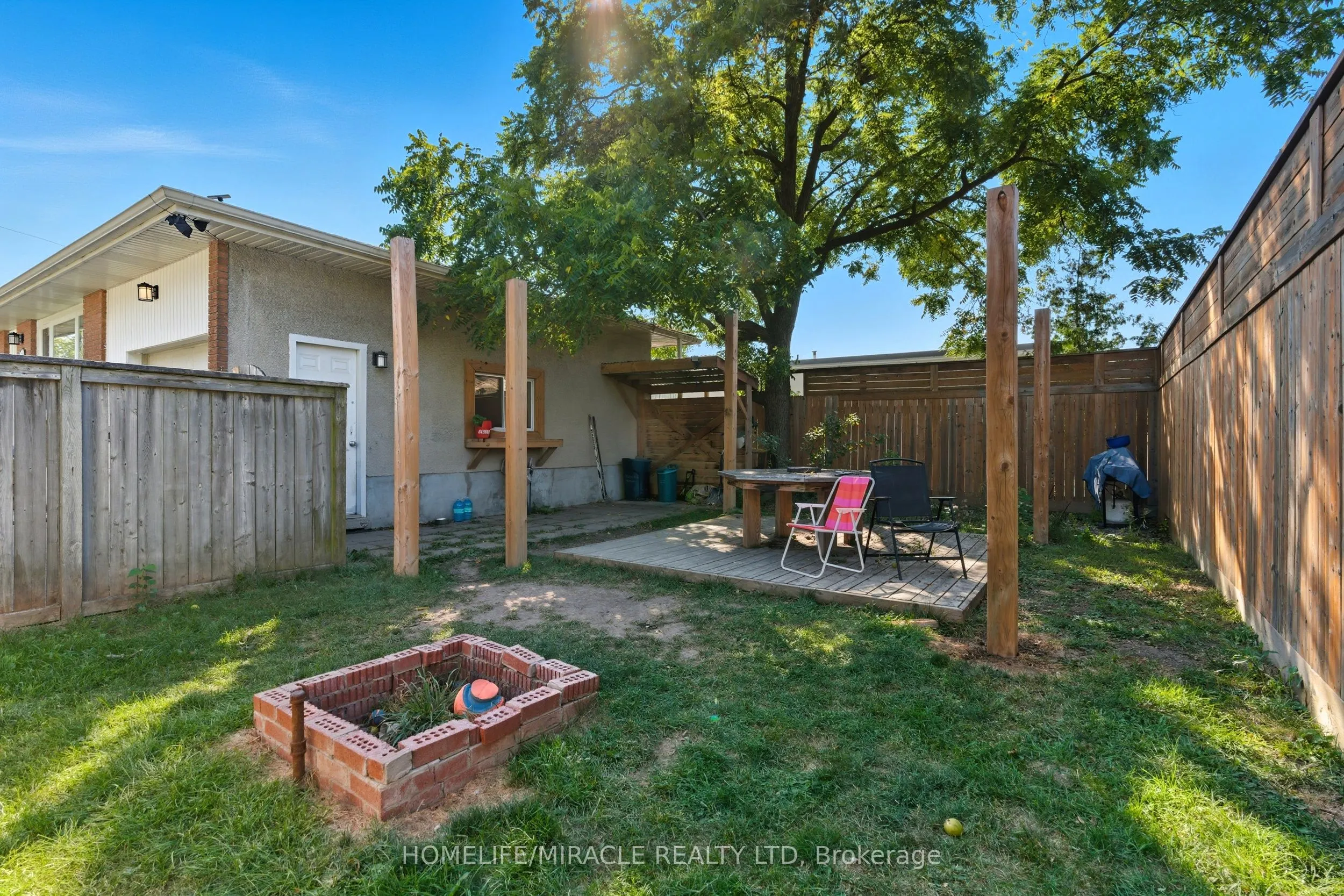 11 Rockwood Avenue