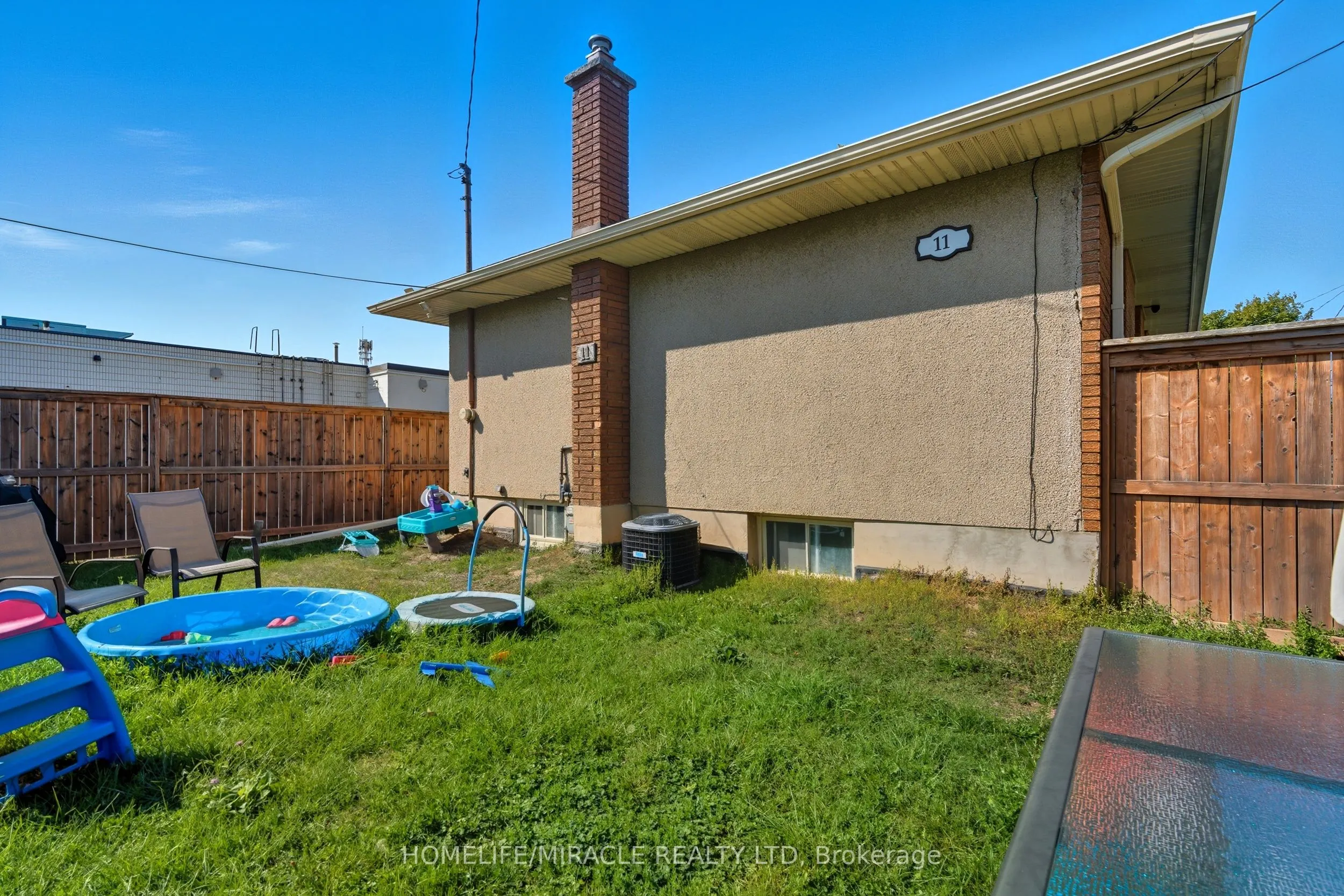 11 Rockwood Avenue