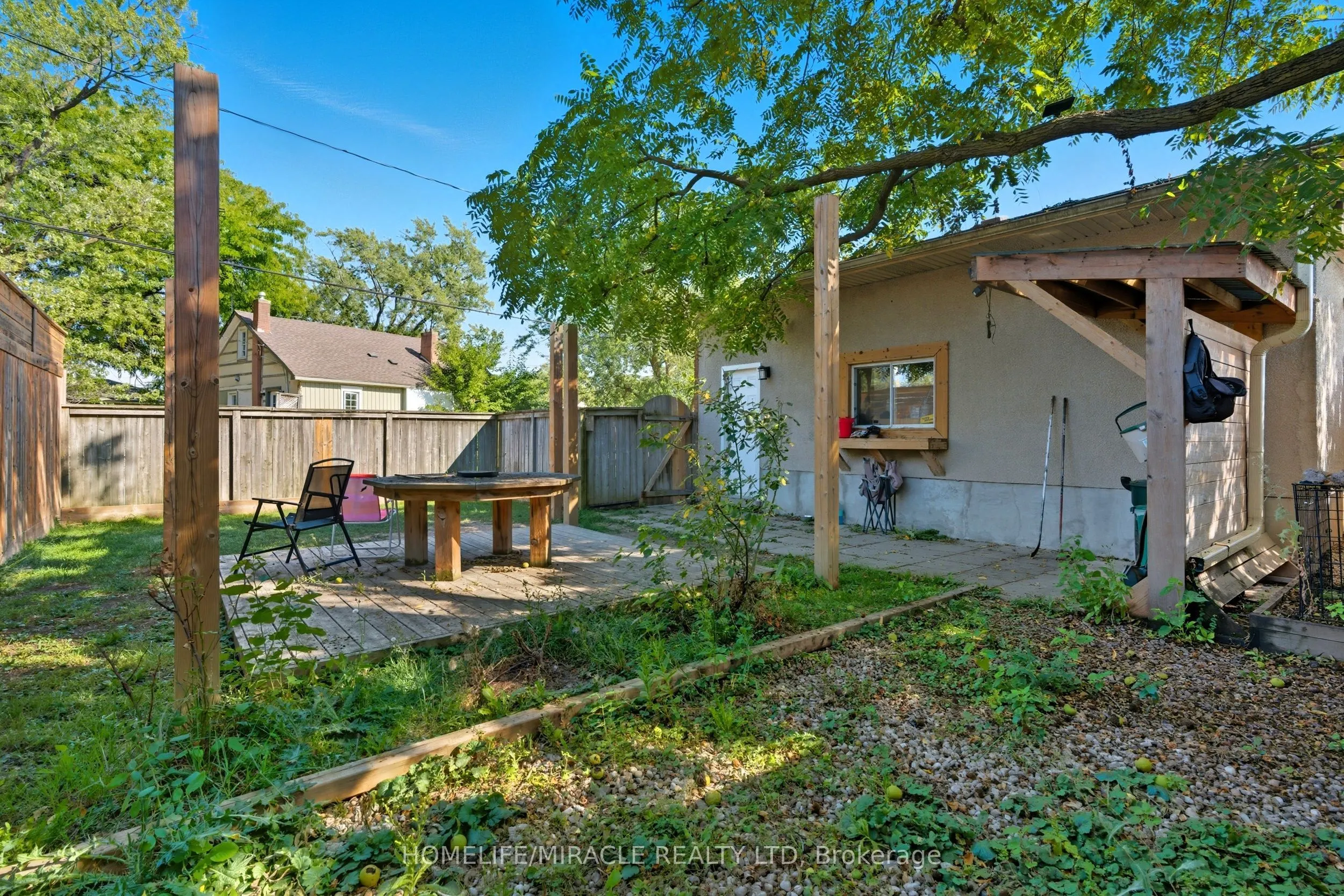 11 Rockwood Avenue