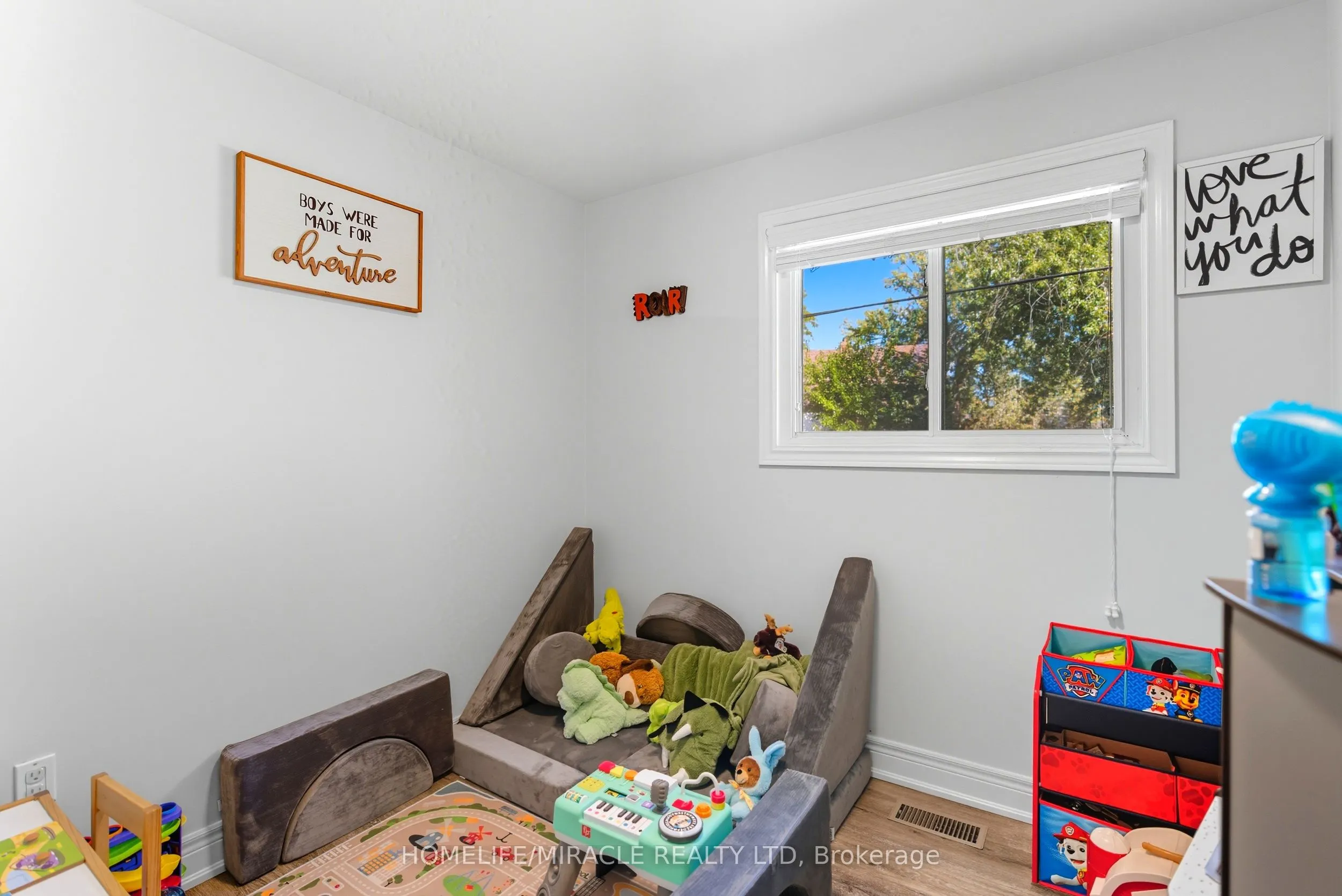11 Rockwood Avenue