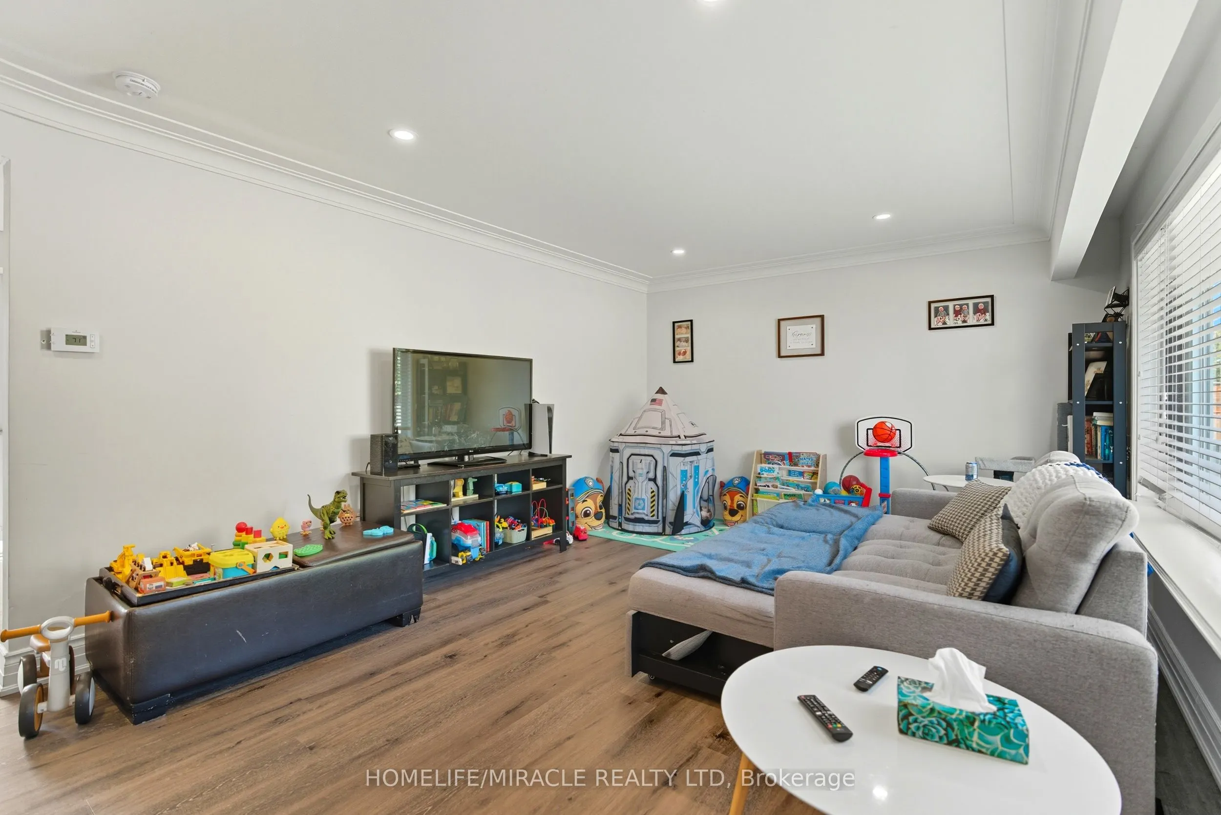 11 Rockwood Avenue
