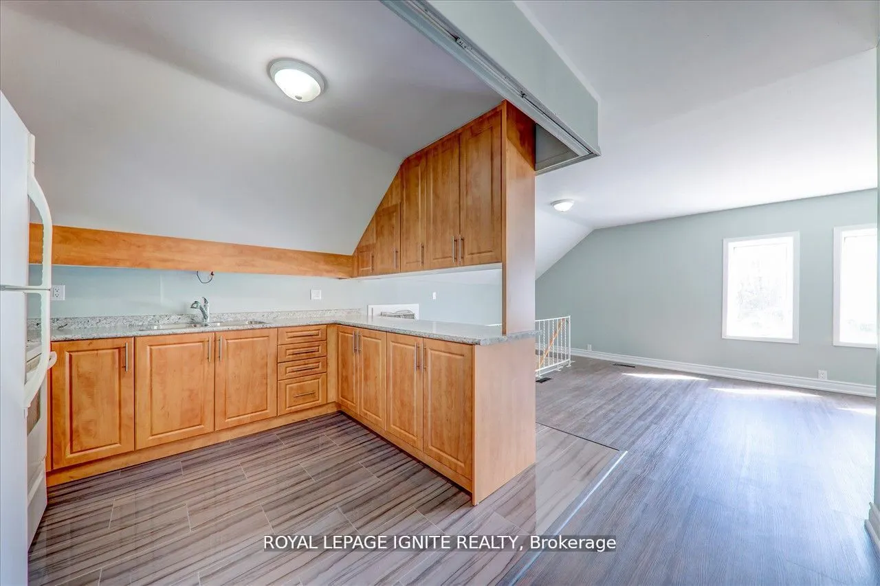 3 Hastings Street N, #B