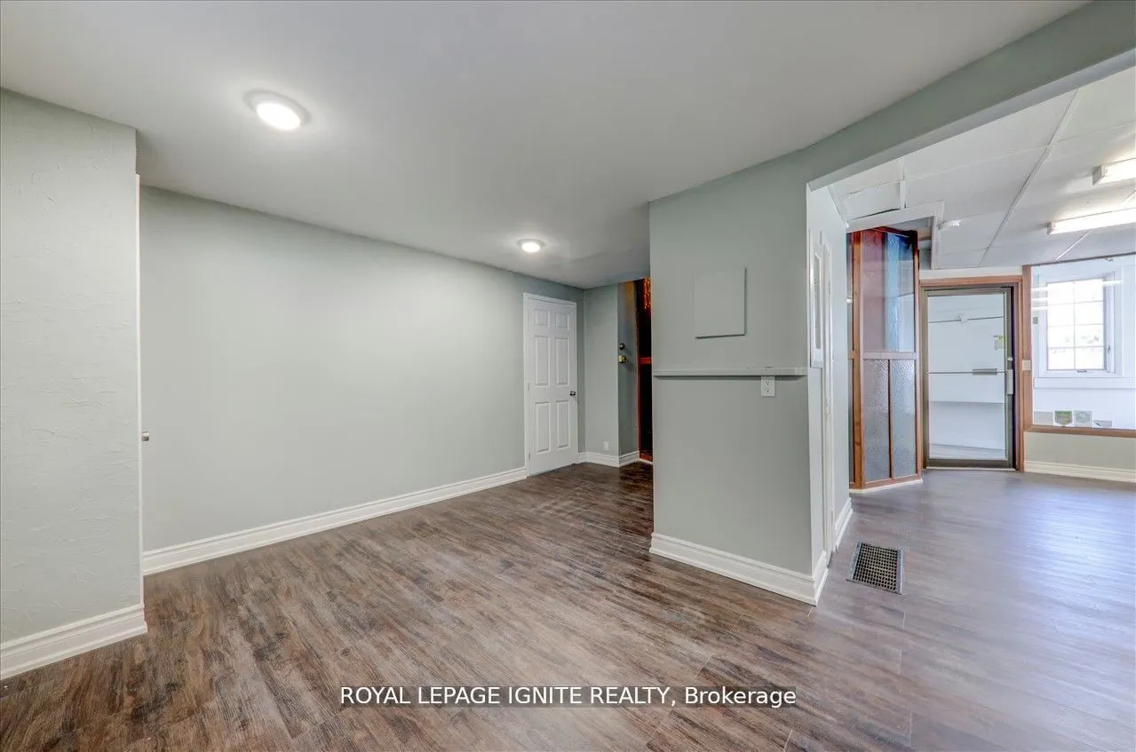 3 Hastings Street N, #B