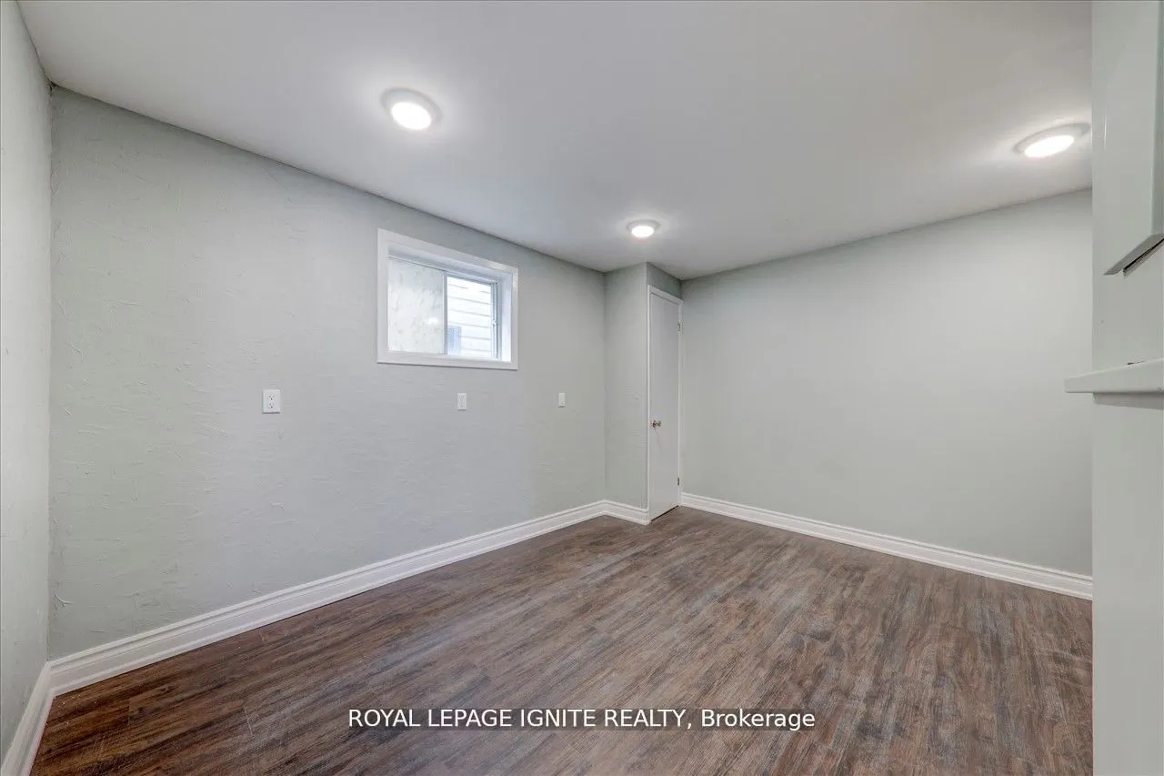 3 Hastings Street N, #B