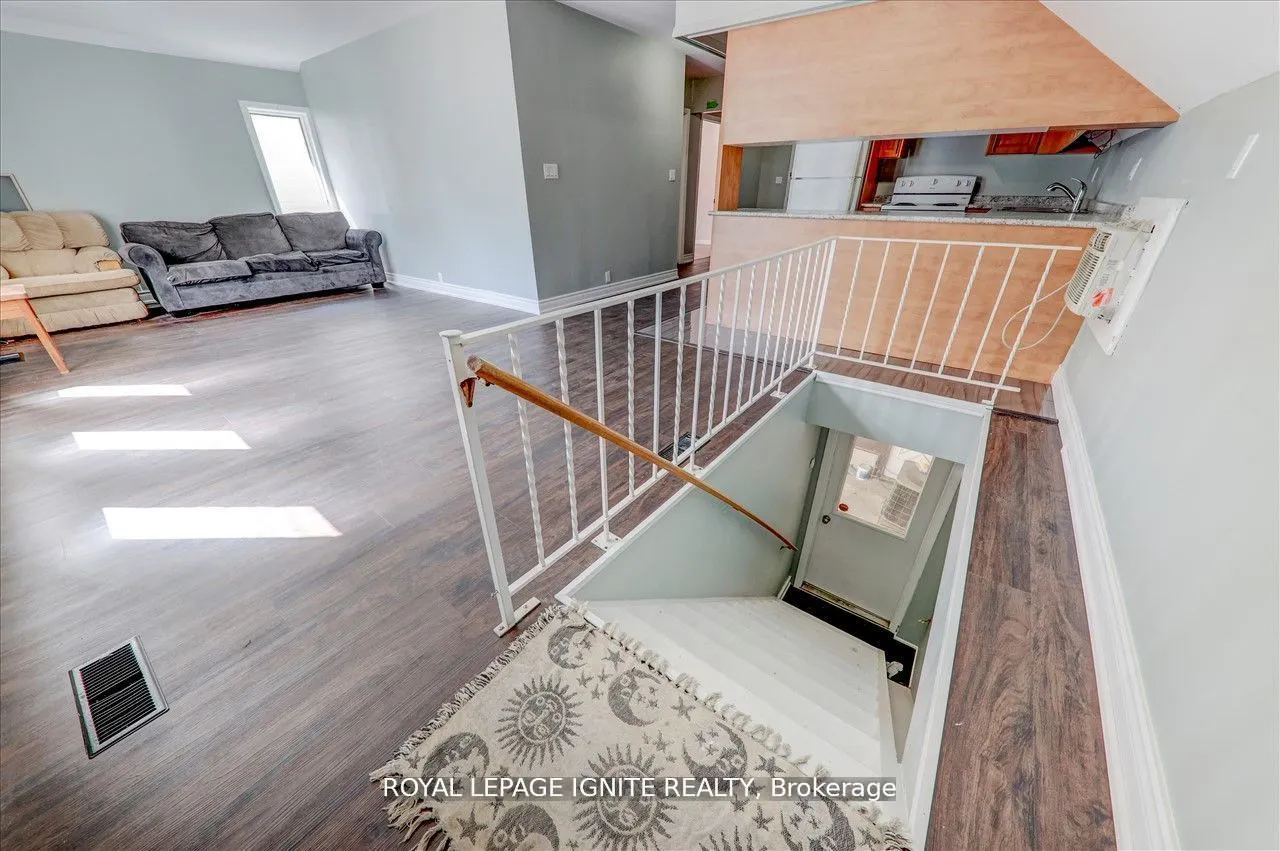 3 Hastings Street N, #B