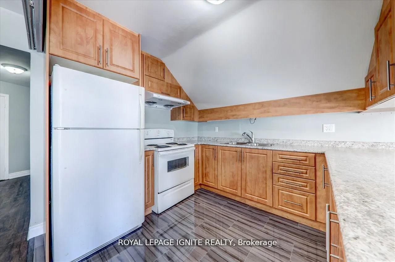 3 Hastings Street N, #B