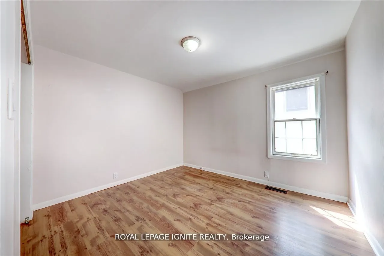 3 Hastings Street N, #B
