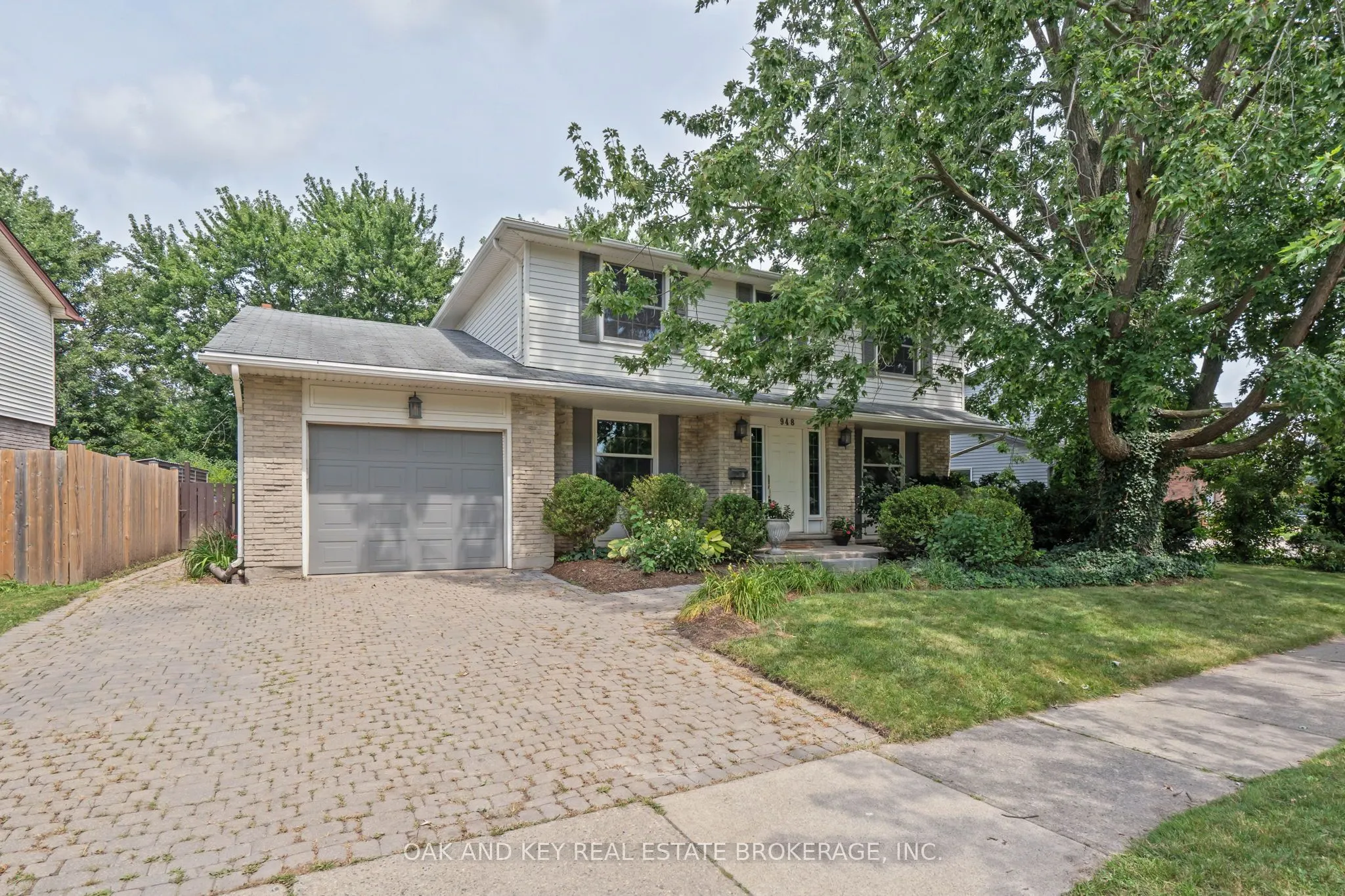 948 FARNHAM Road N