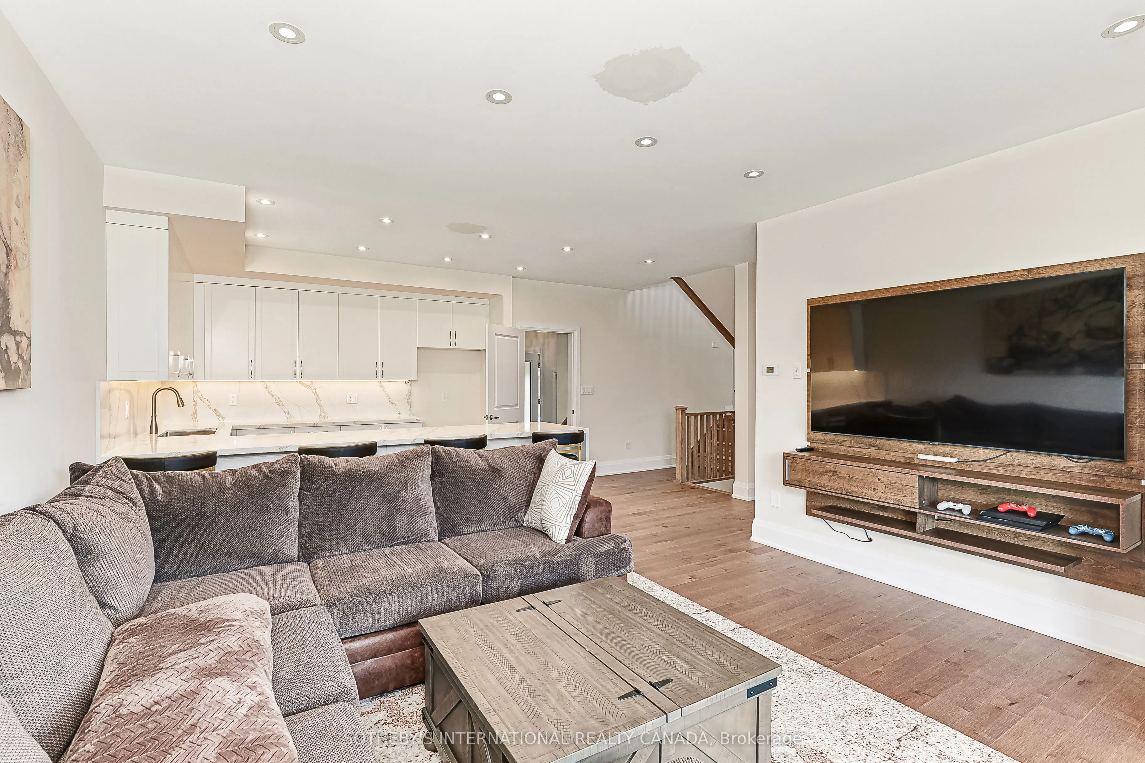 103 Stoneleigh Drive