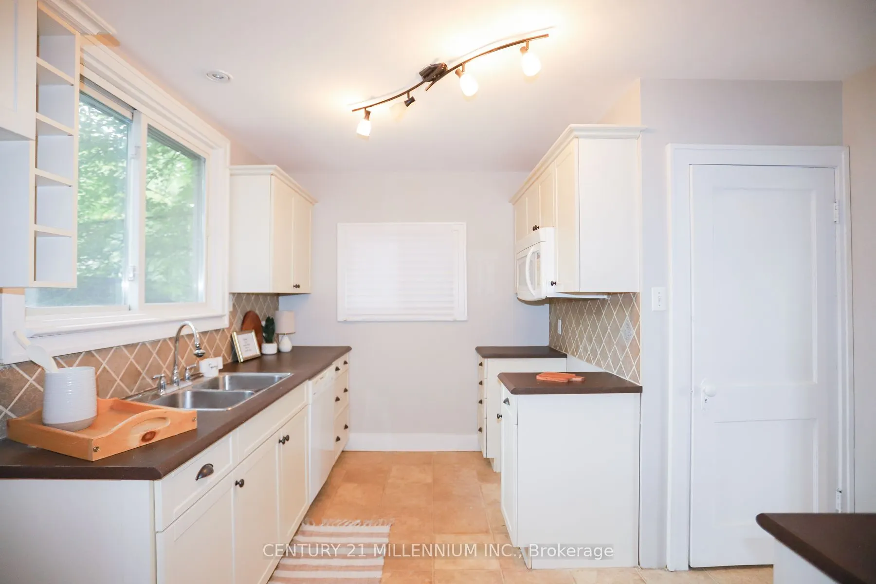 3 Riverview Avenue