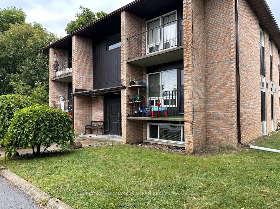 106 Lansdowne Street, #103