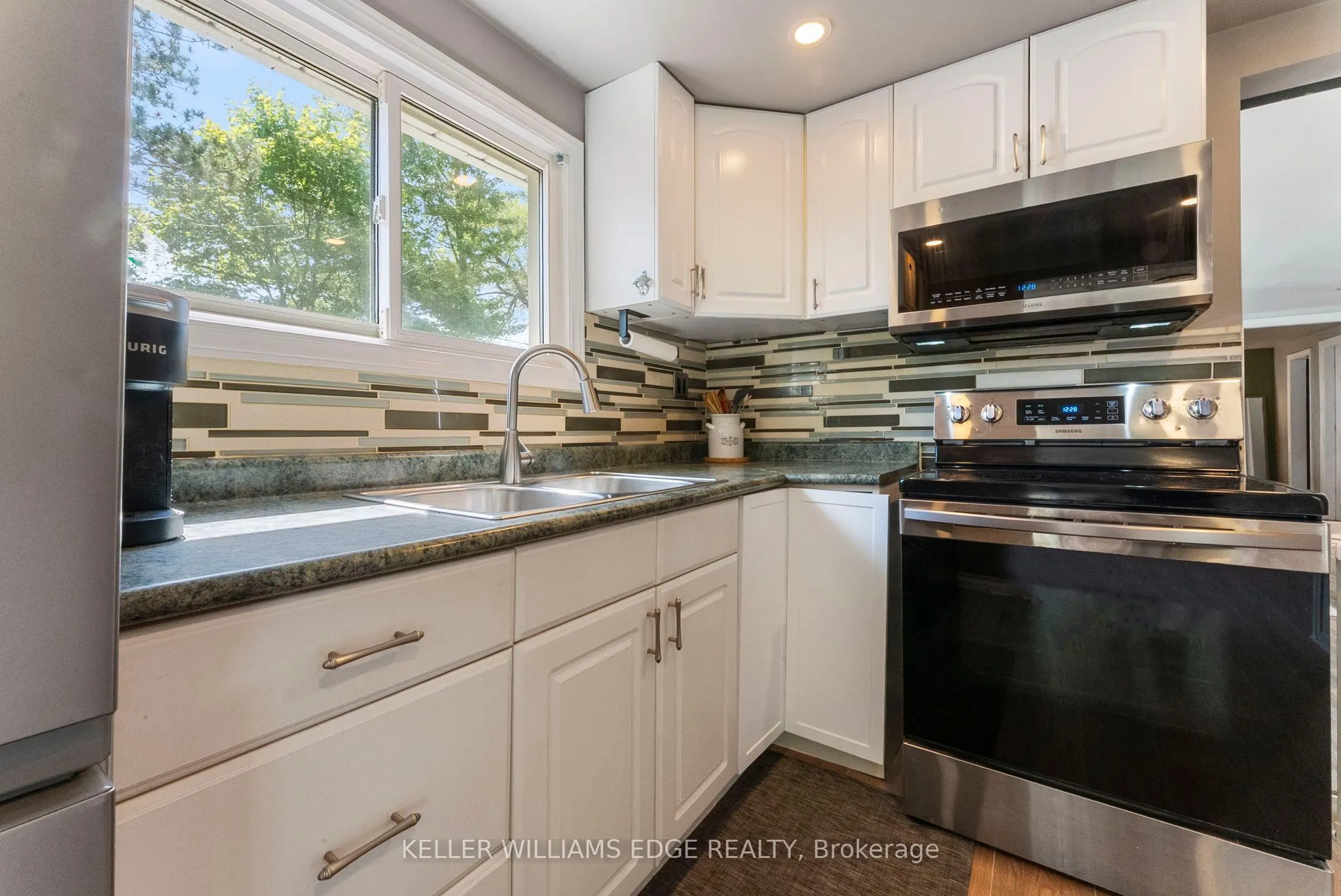 1175 Lakeshore Road