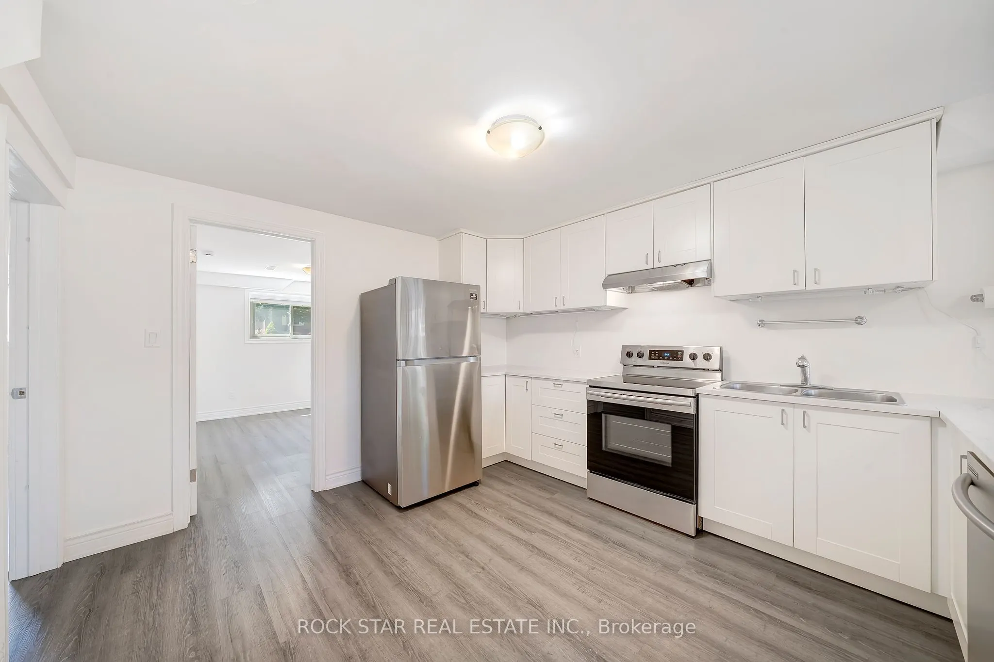 13 Meadowbrook Crescent