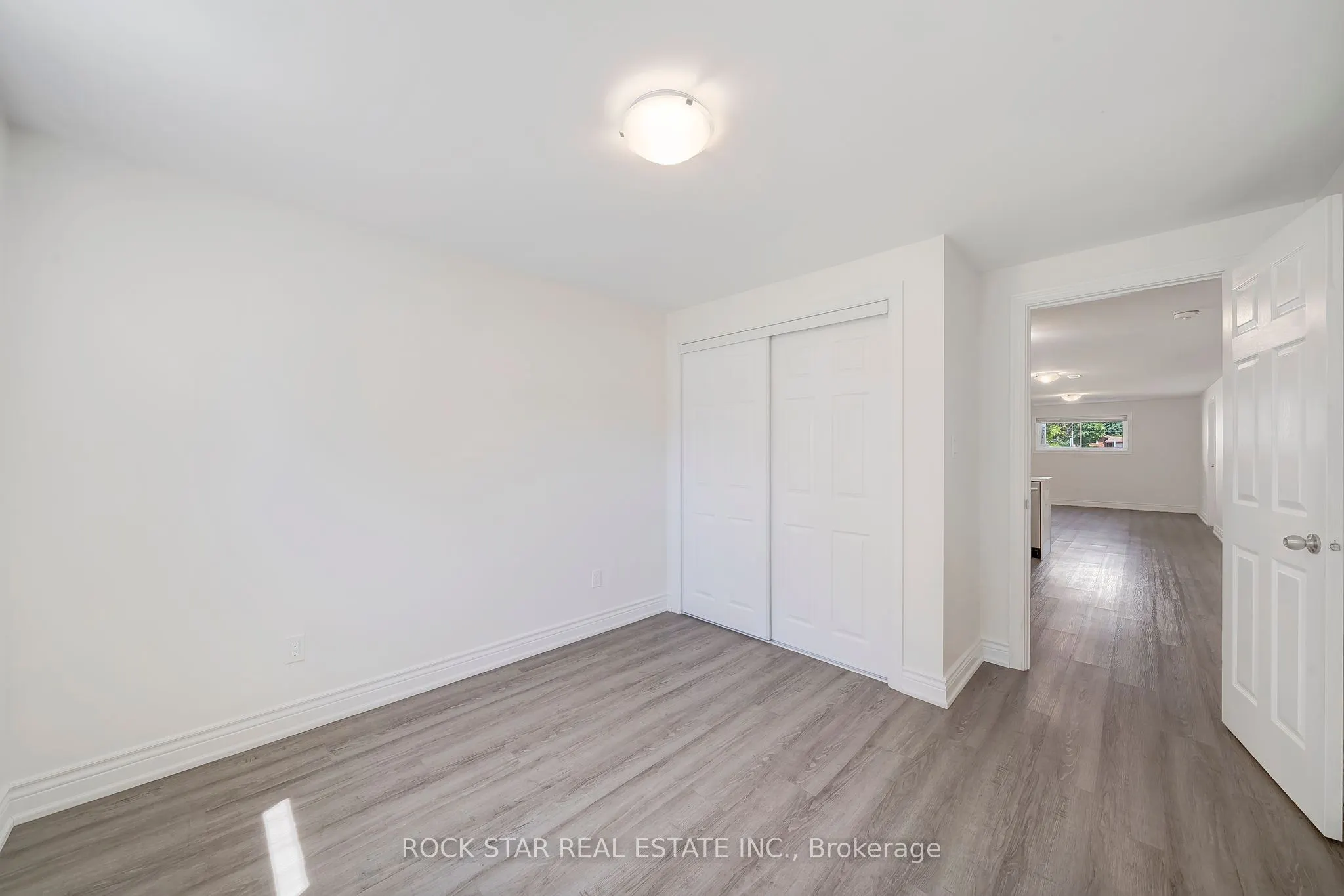 13 Meadowbrook Crescent