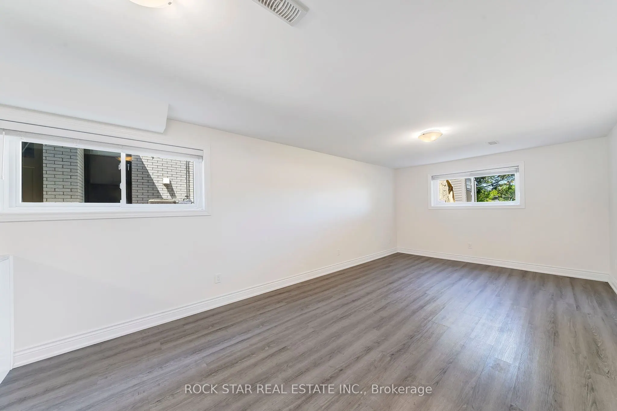 13 Meadowbrook Crescent