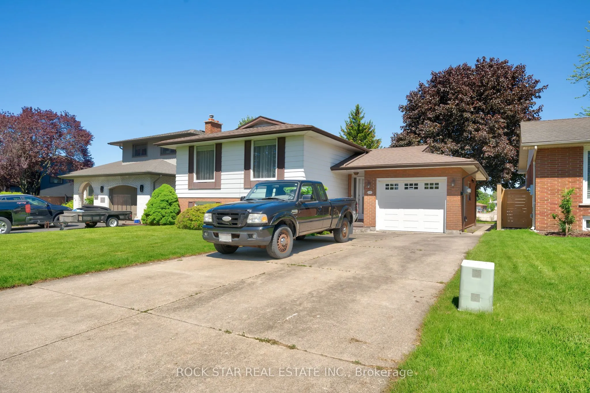 13 Meadowbrook Crescent